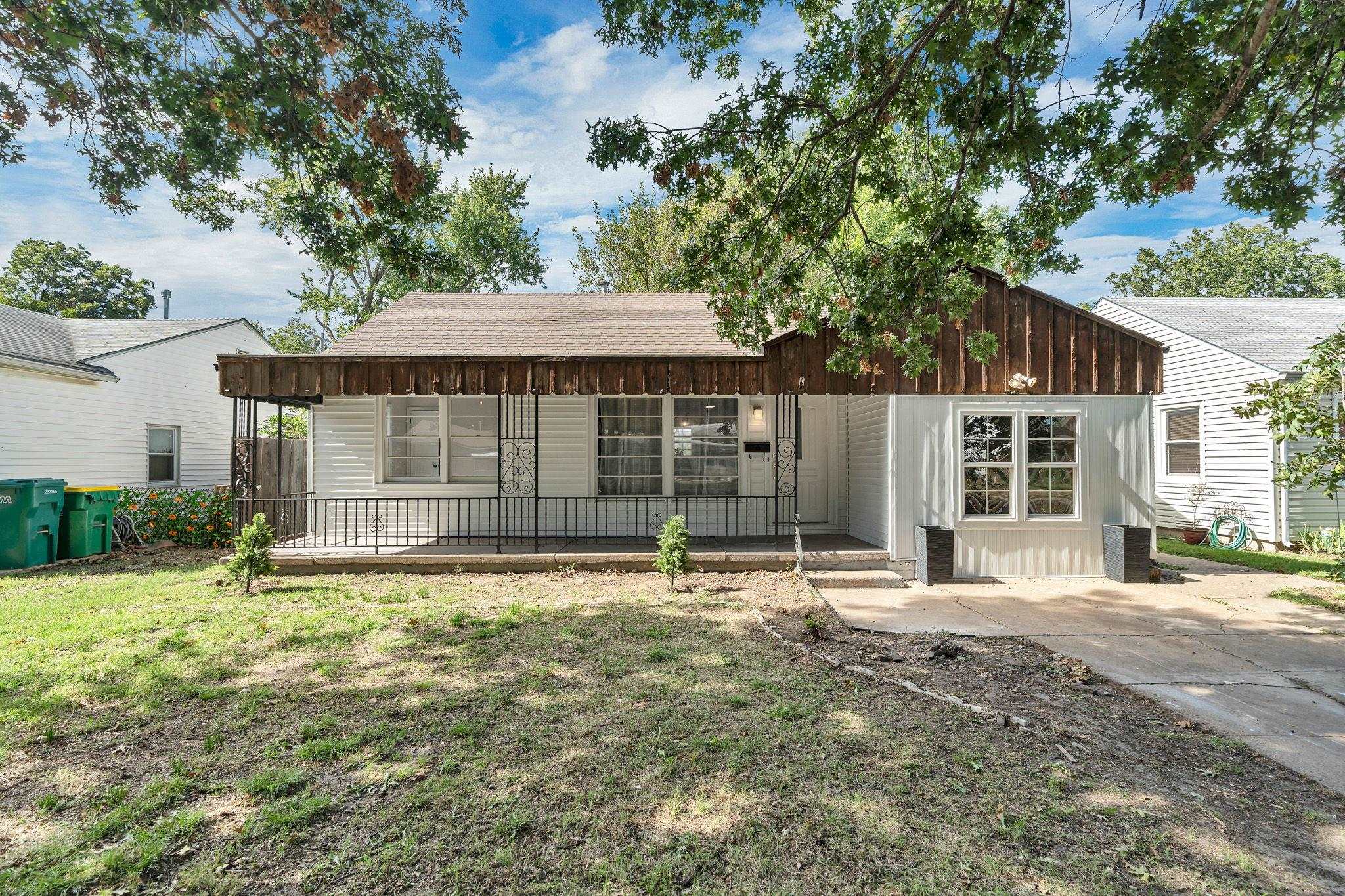 1727 S Estelle Ave Property Photo 1