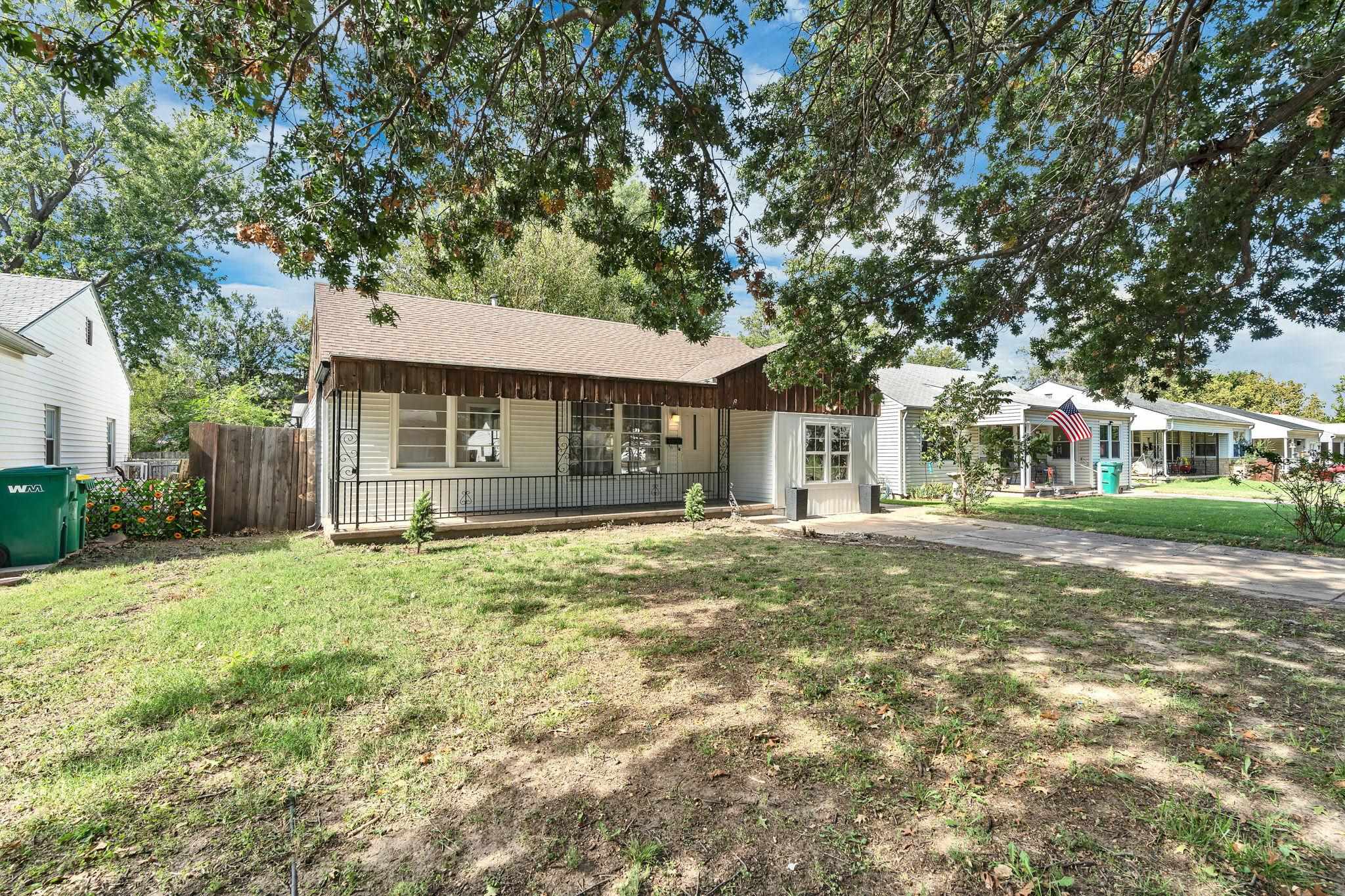 1727 S Estelle Ave Property Photo 2