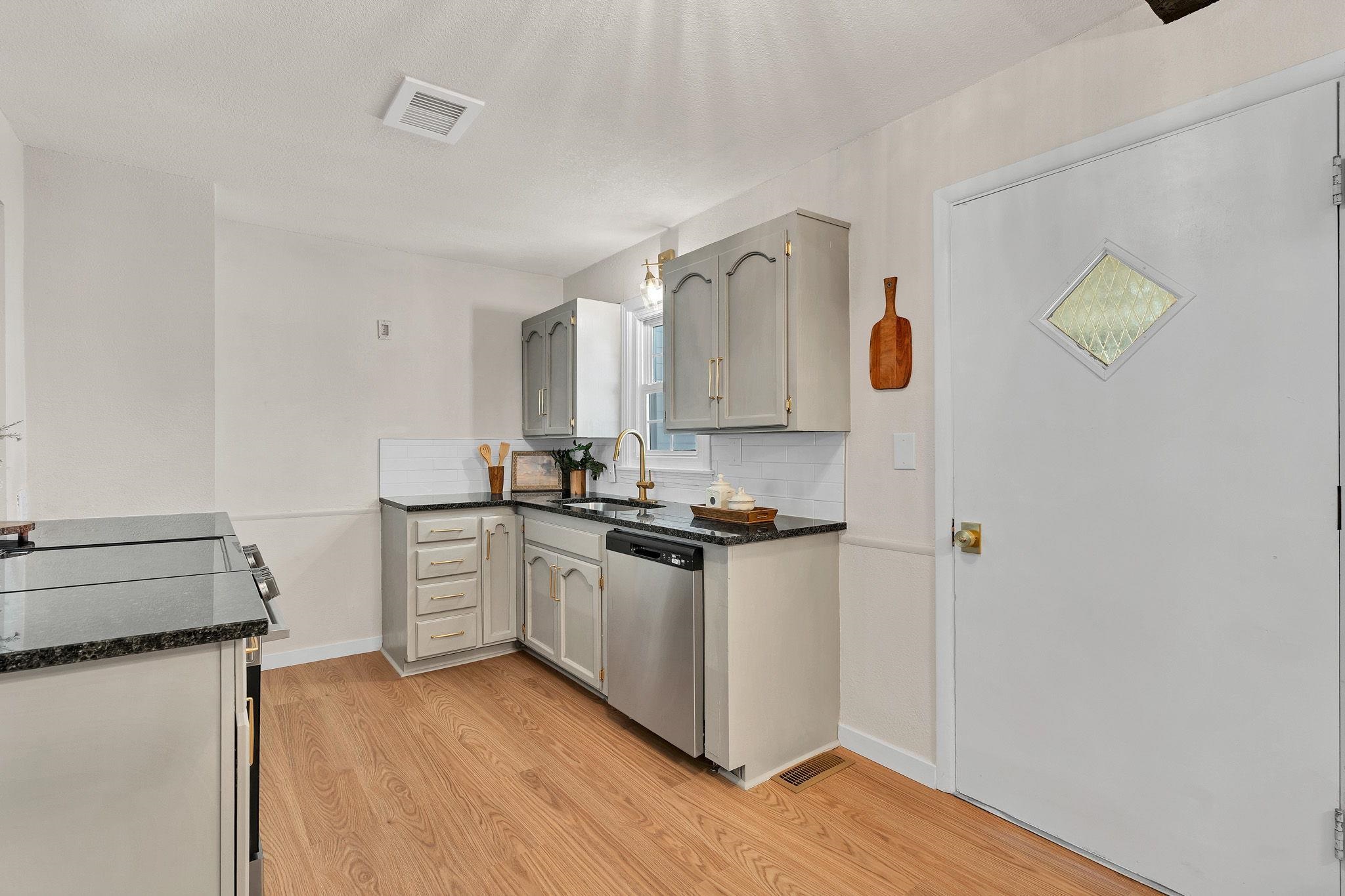 1727 S Estelle Ave Property Photo 12