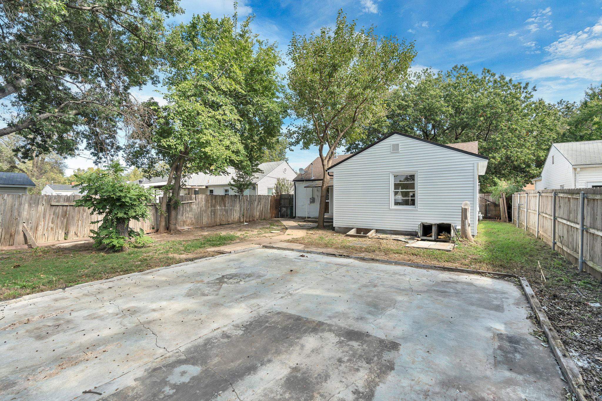 1727 S Estelle Ave Property Photo 23