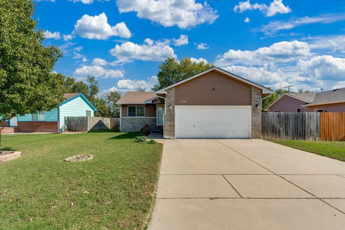 4532 S Greenwood Property Photo 1