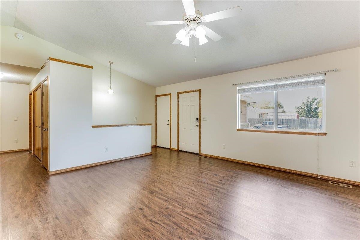 4532 S Greenwood Property Photo 7