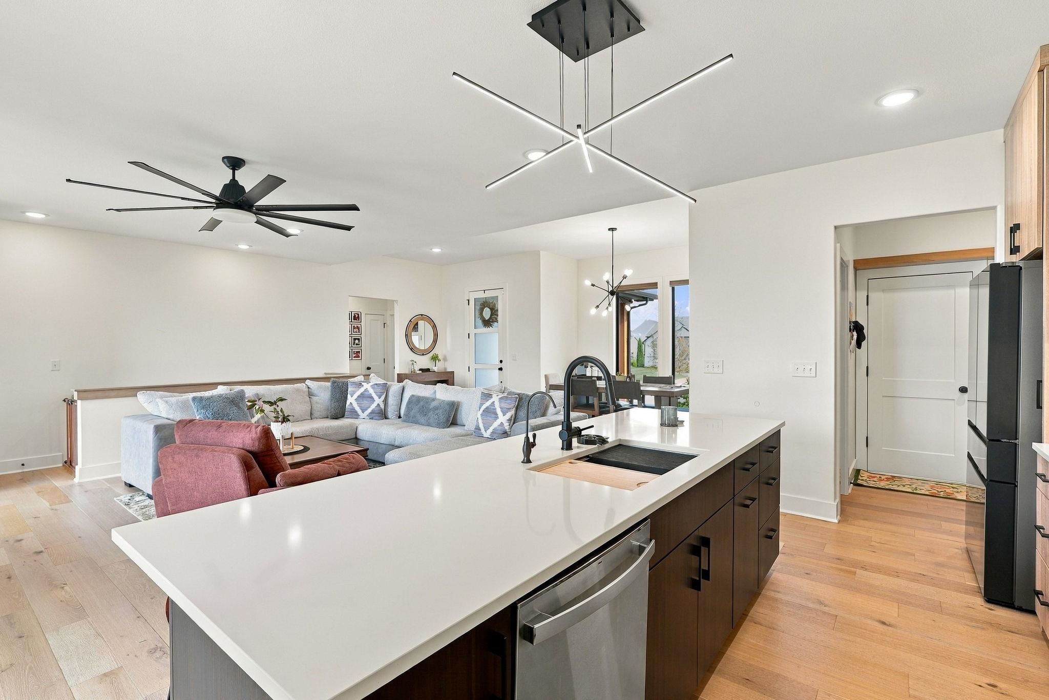 2815 N Eagle St Property Photo 10