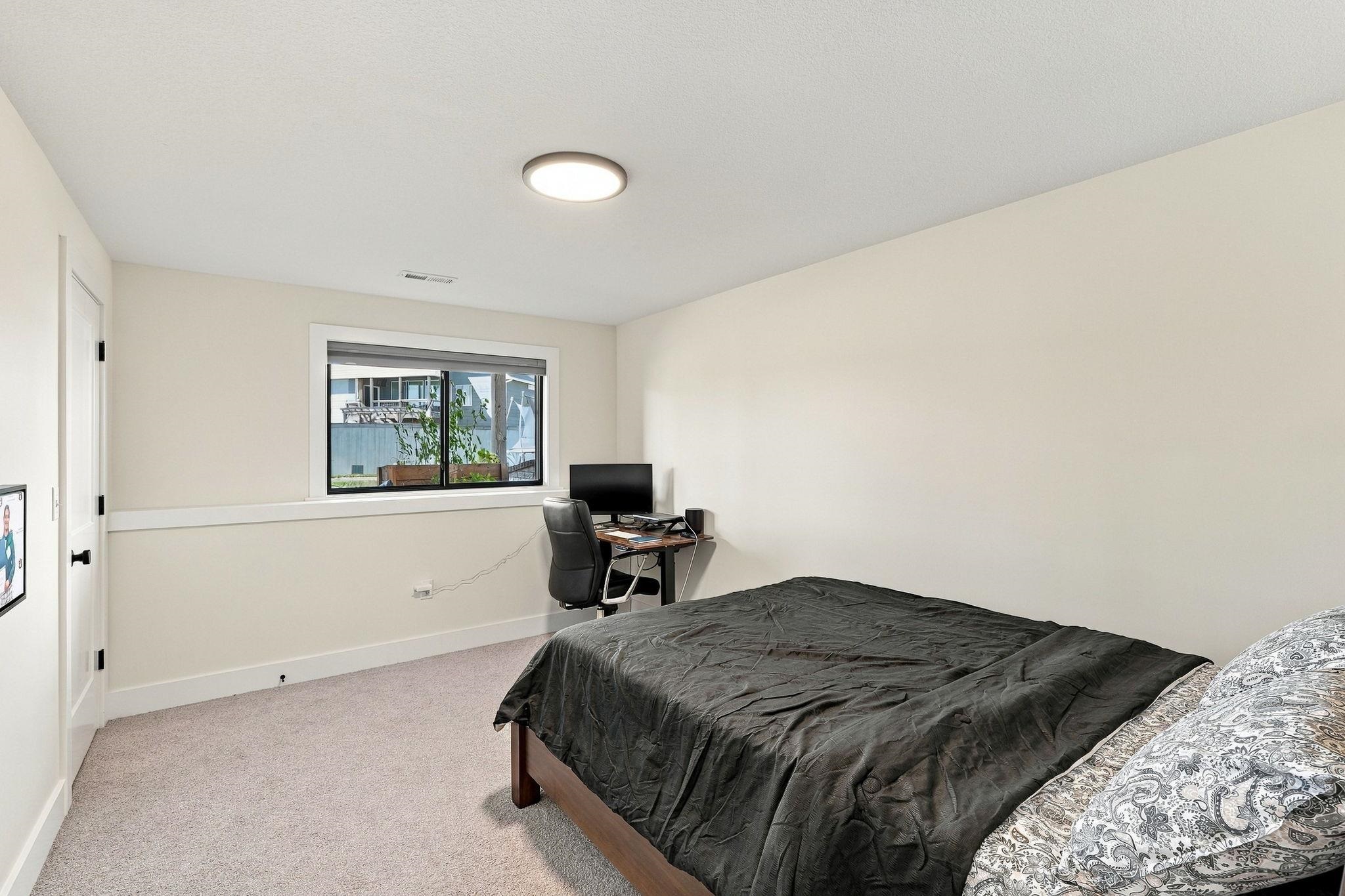 2815 N Eagle St Property Photo 30