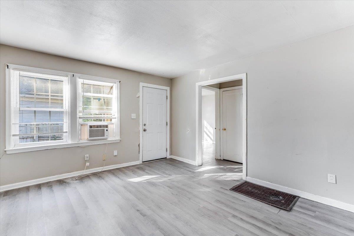 1512 S Pattie Property Photo 5