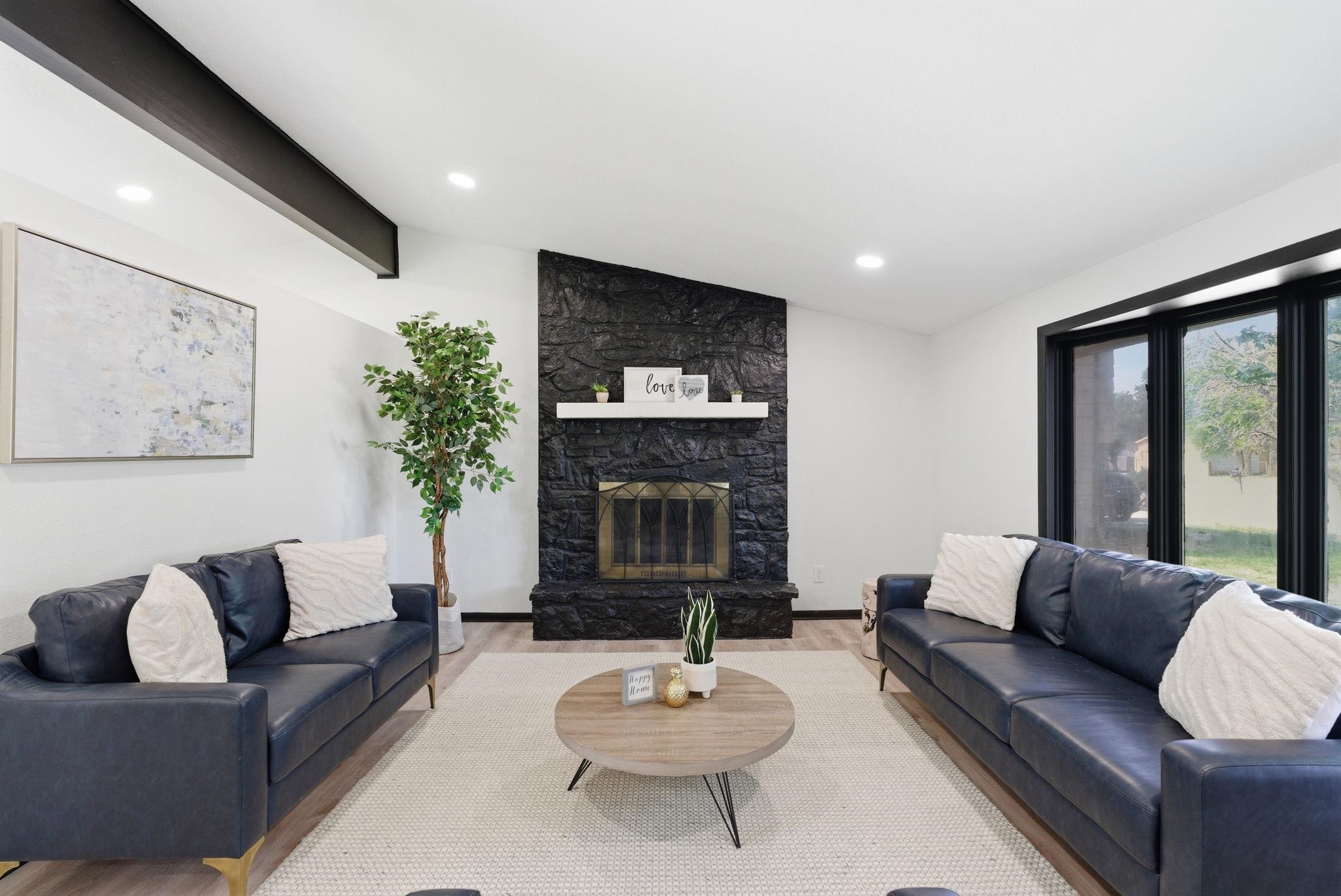 4052 N Auburn Property Photo 8