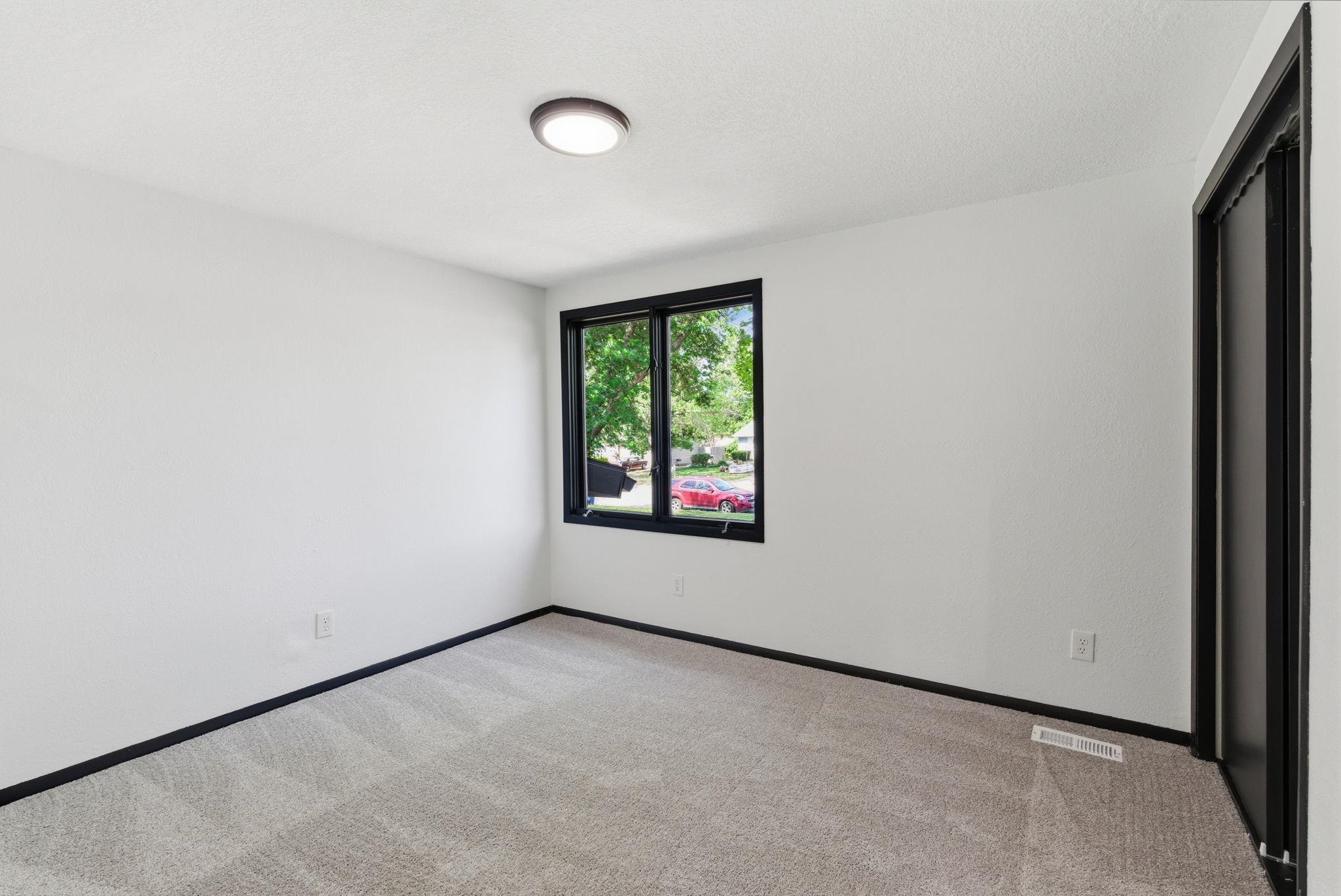 4052 N Auburn Property Photo 19