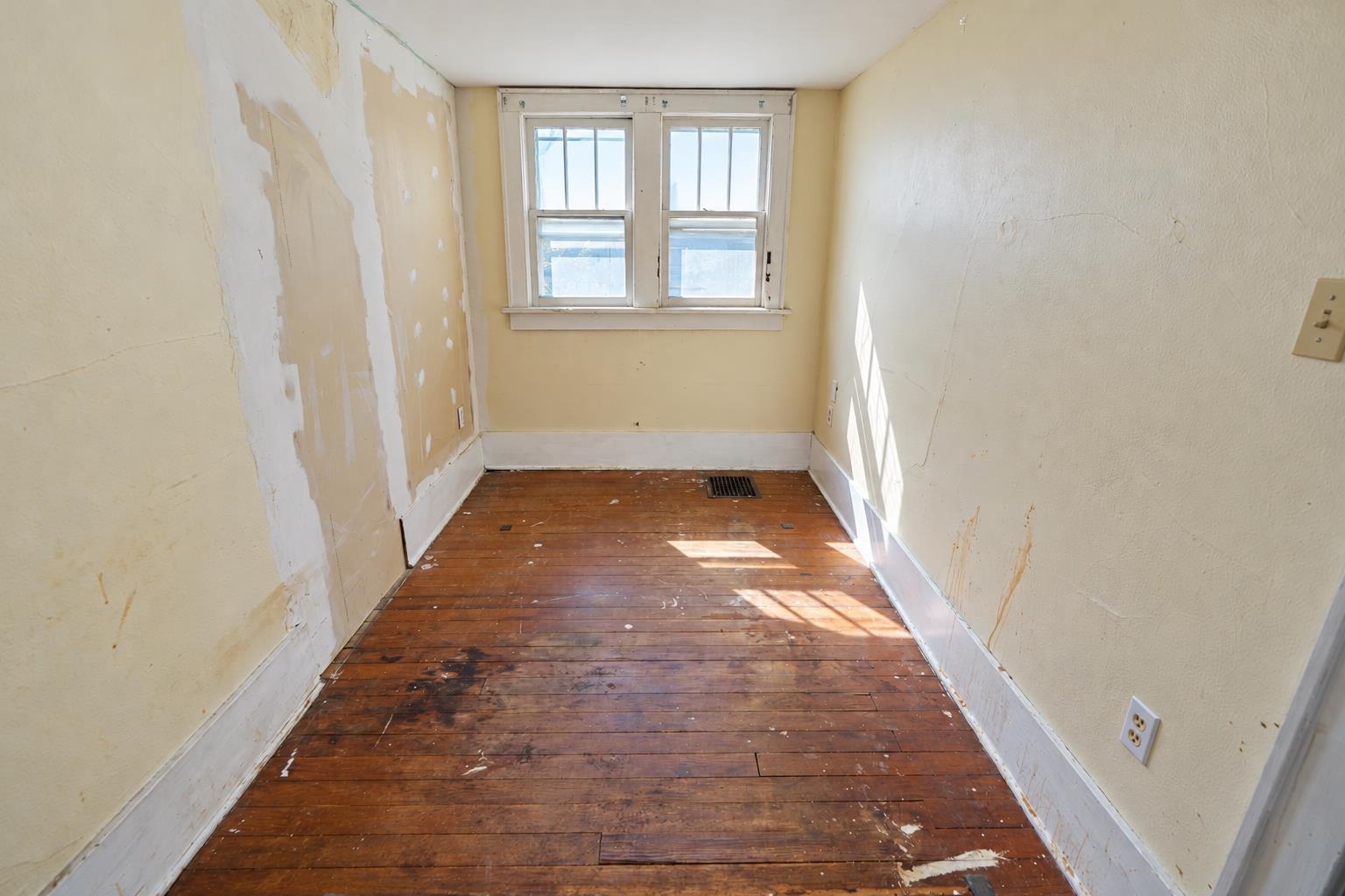 210 N Sycamore Property Photo 12