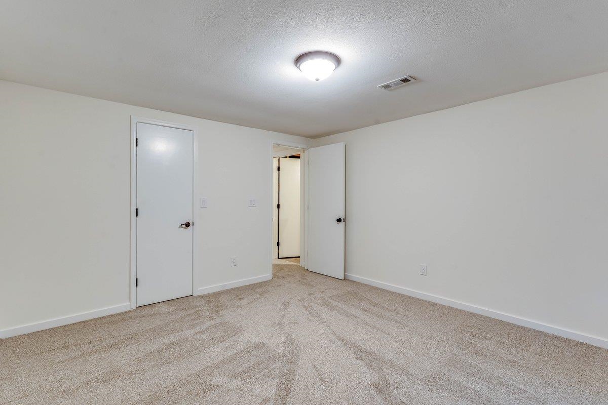 630 N Oak Forest Ln Property Photo 24