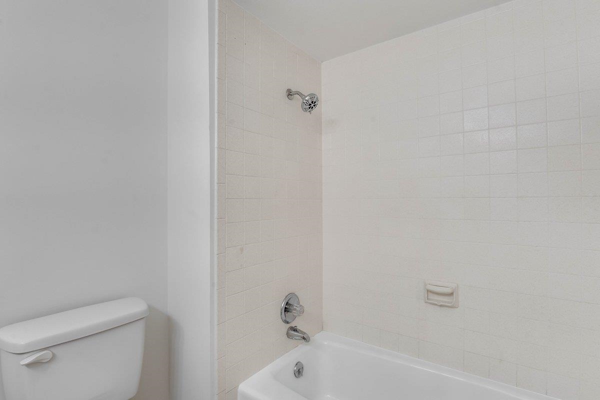 630 N Oak Forest Ln Property Photo 27