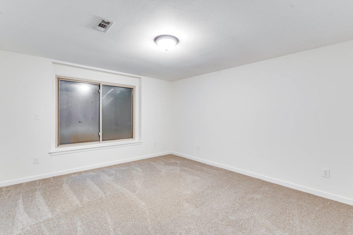 630 N Oak Forest Ln Property Photo 28
