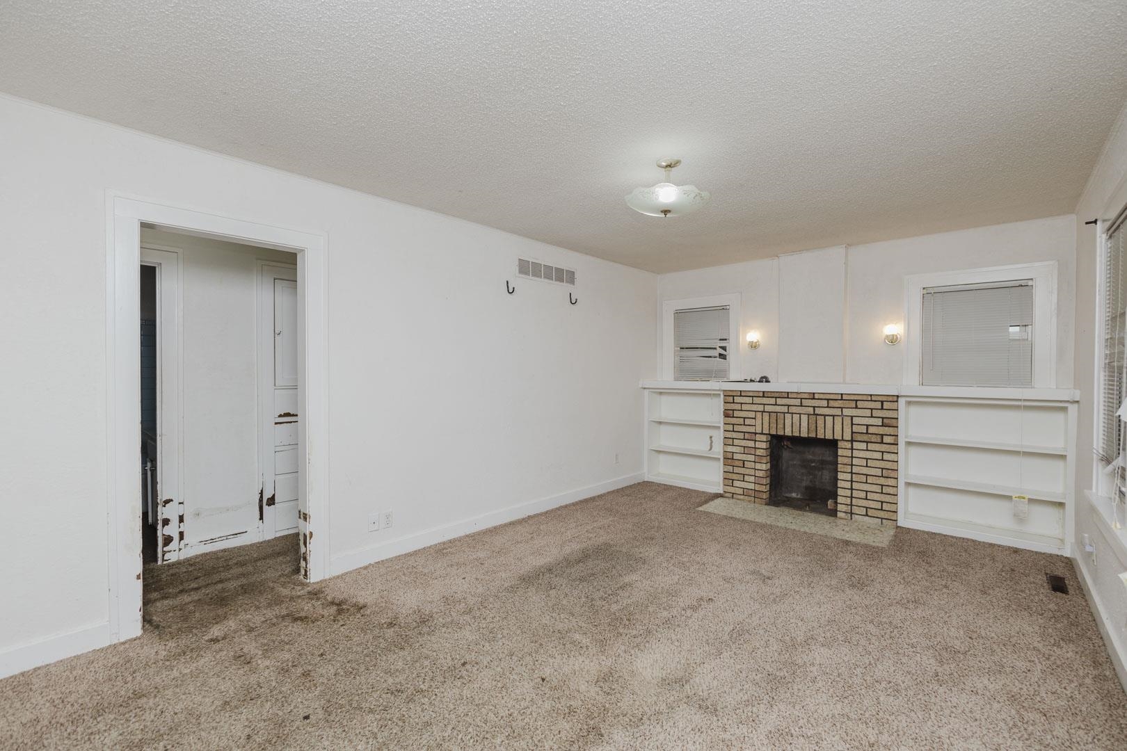 601 N Chautauqua Property Photo 4
