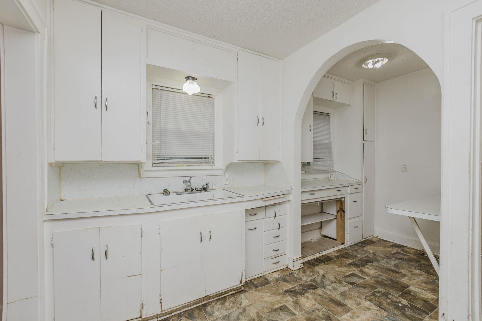 601 N Chautauqua Property Photo 8