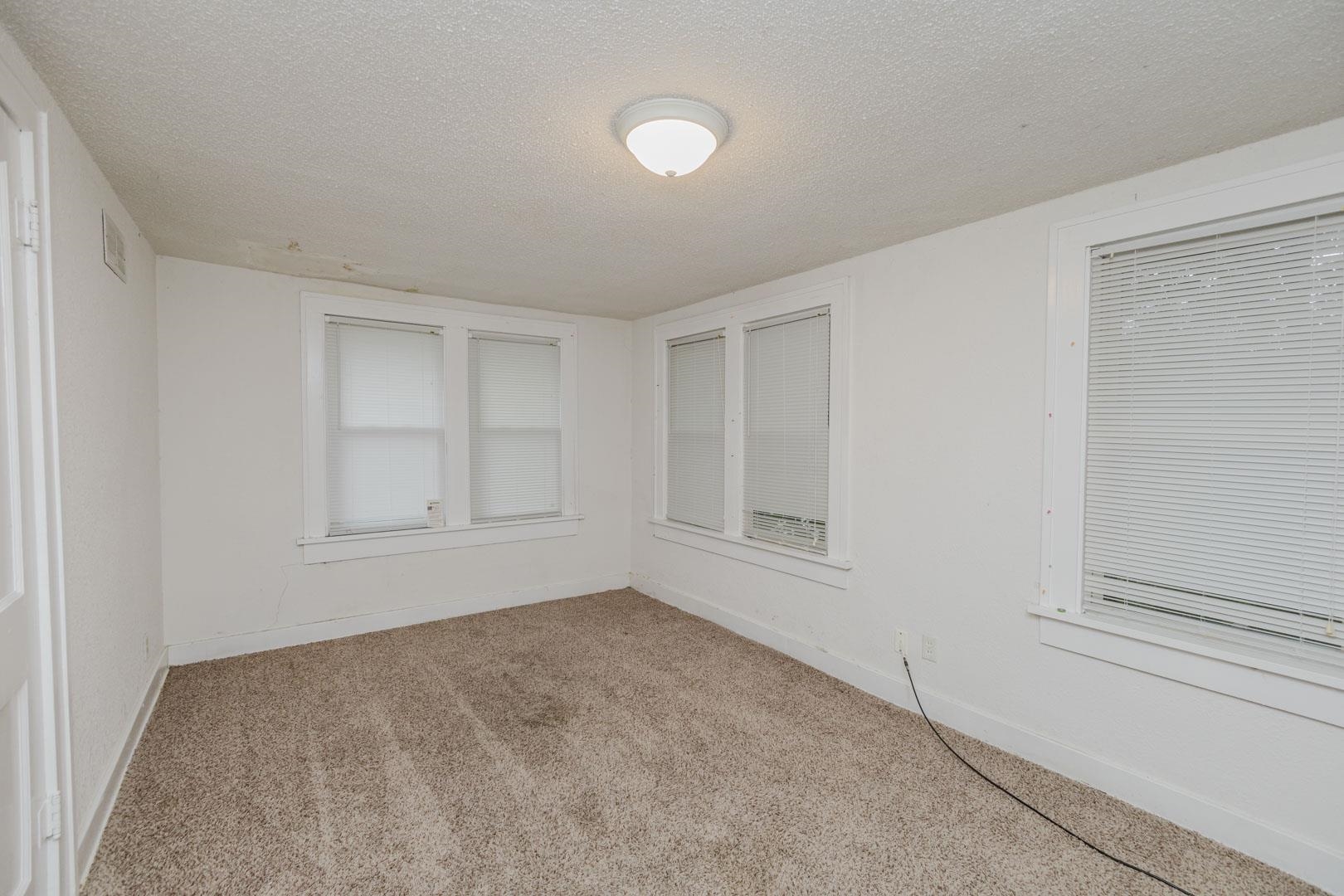 601 N Chautauqua Property Photo 14