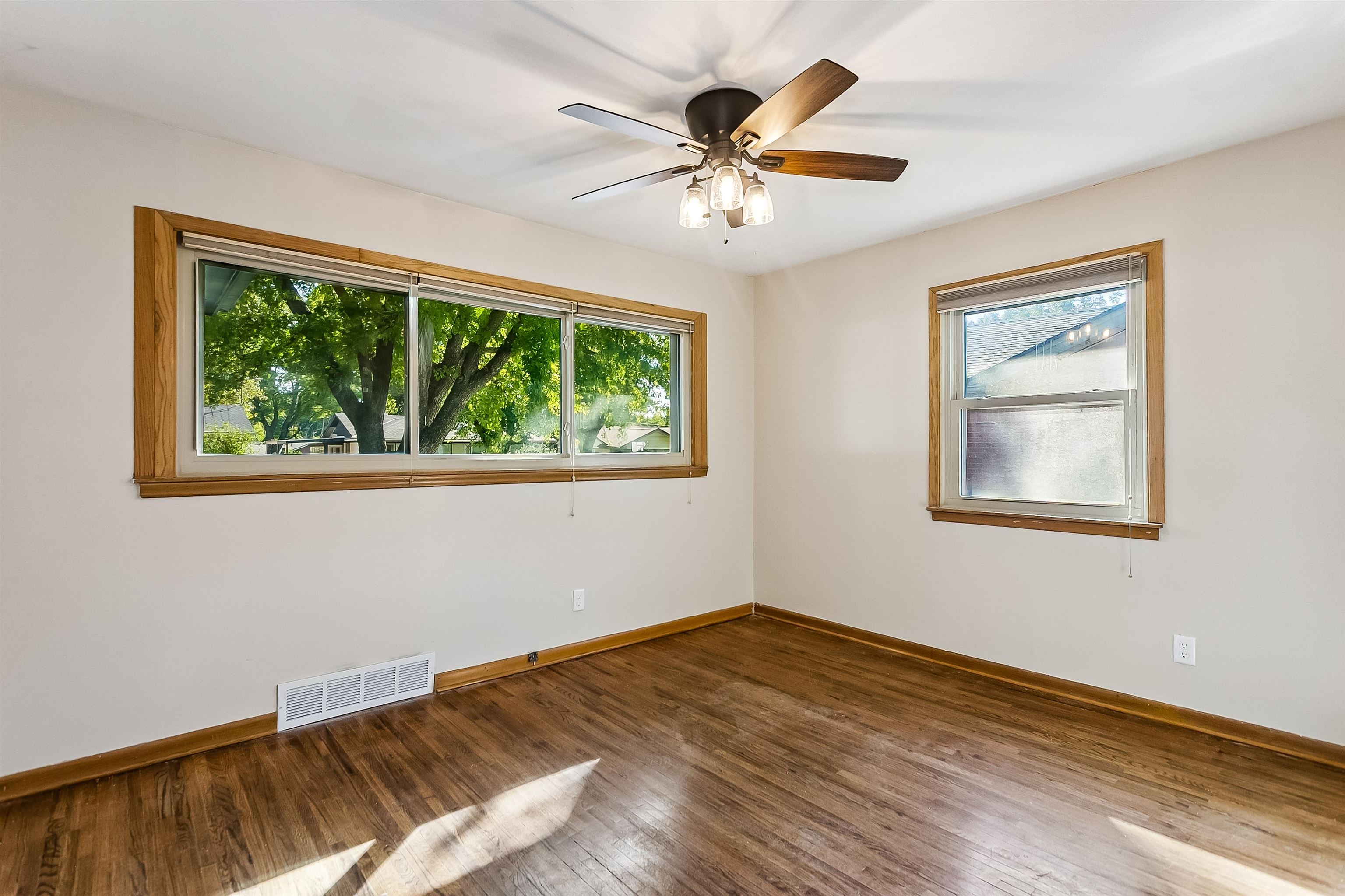 1221 N Derby Ave Property Photo 13