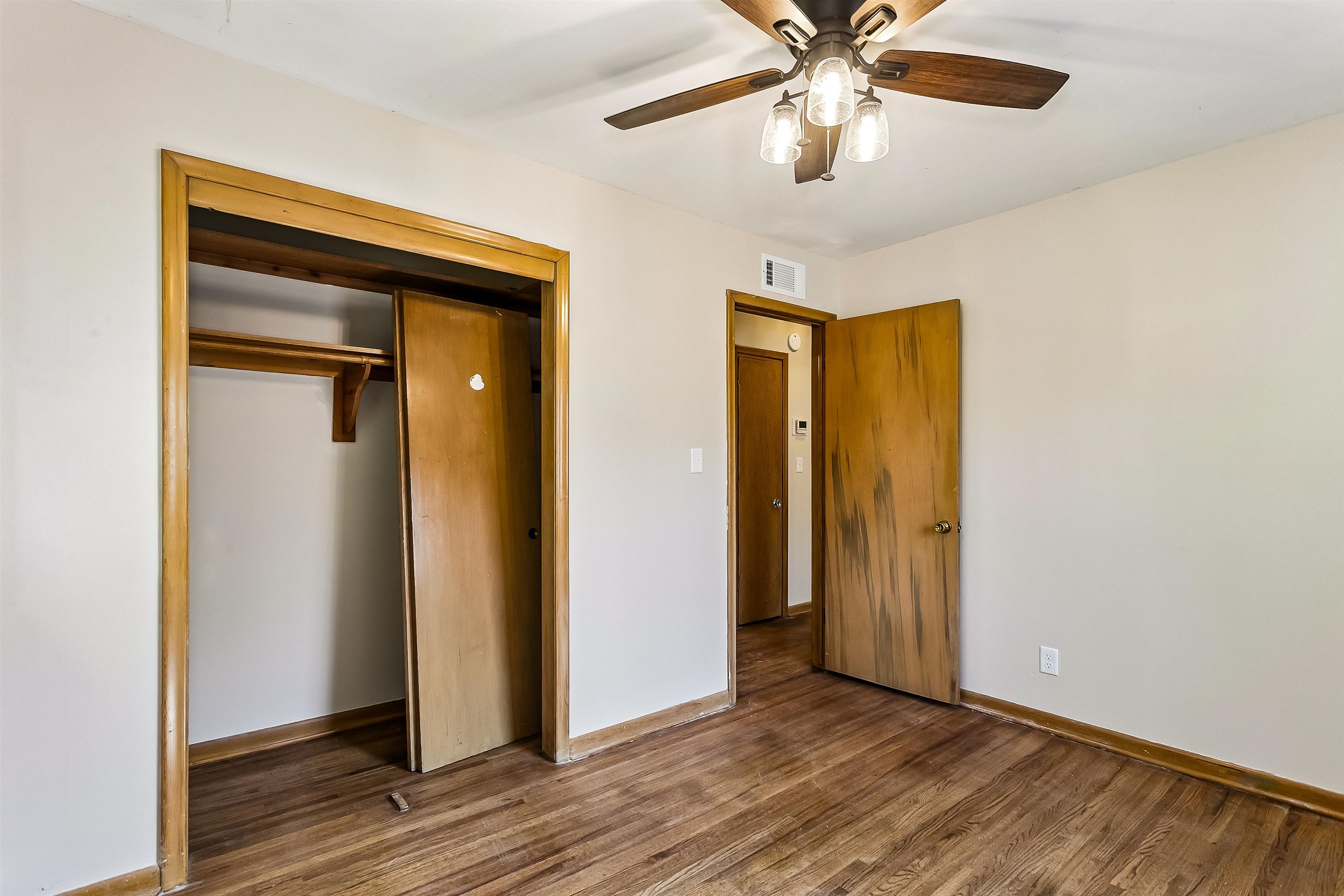 1221 N Derby Ave Property Photo 16