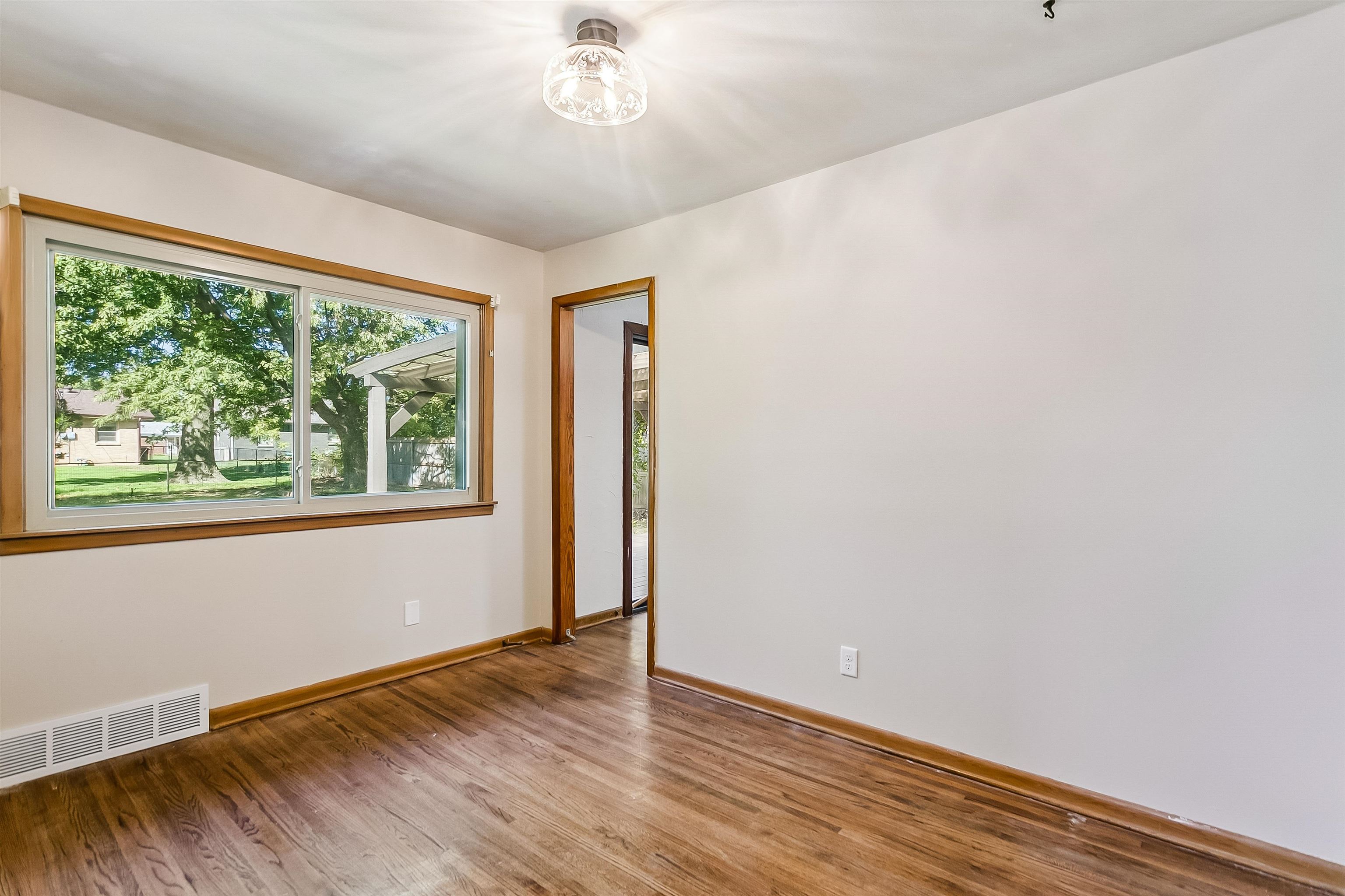 1221 N Derby Ave Property Photo 17