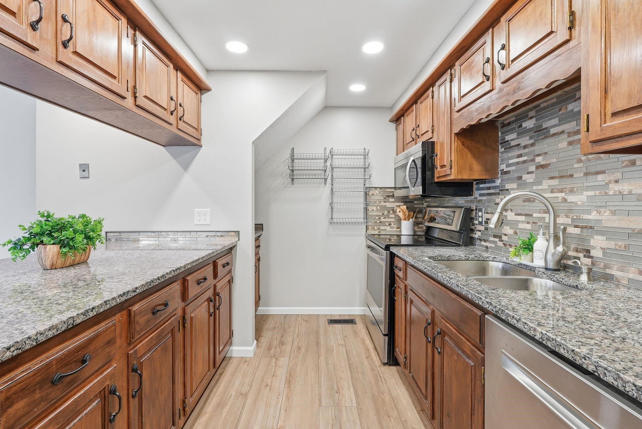 2421 S Yellowstone St. Unit 1702 Property Photo 12