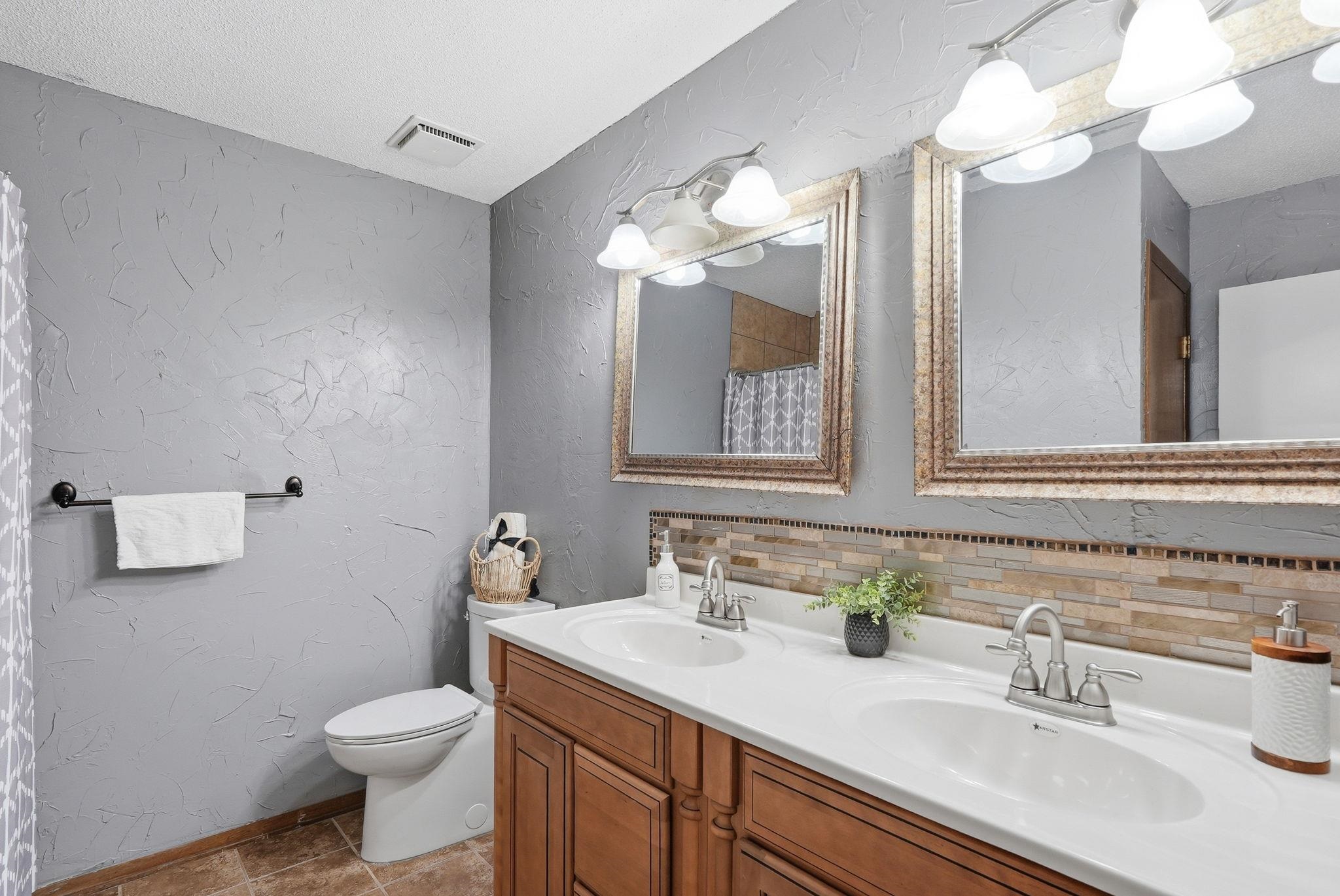 2421 S Yellowstone St. Unit 1702 Property Photo 23