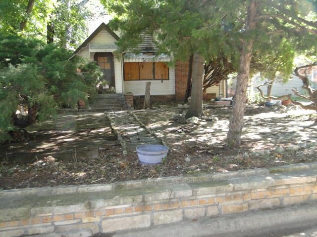 636 N Belmont Ave. Property Photo 2