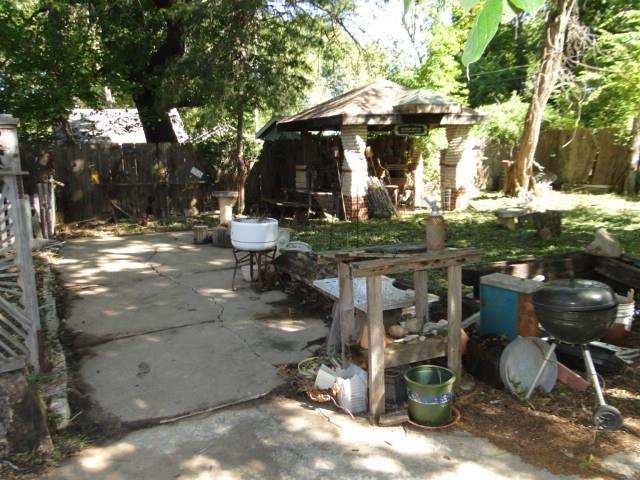 636 N Belmont Ave. Property Photo 9