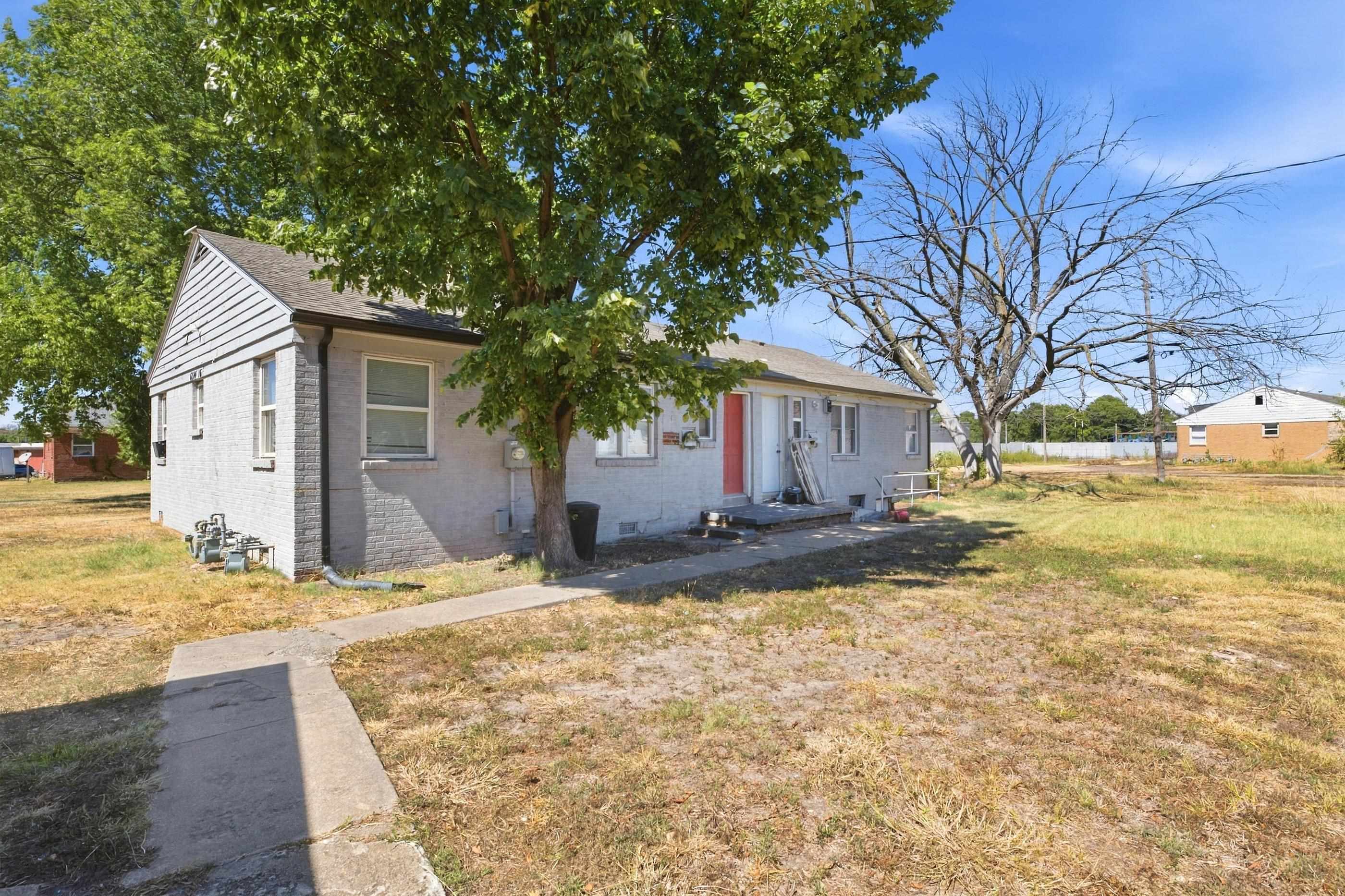 6514-6516 E Cottonwood Lane Property Photo 3