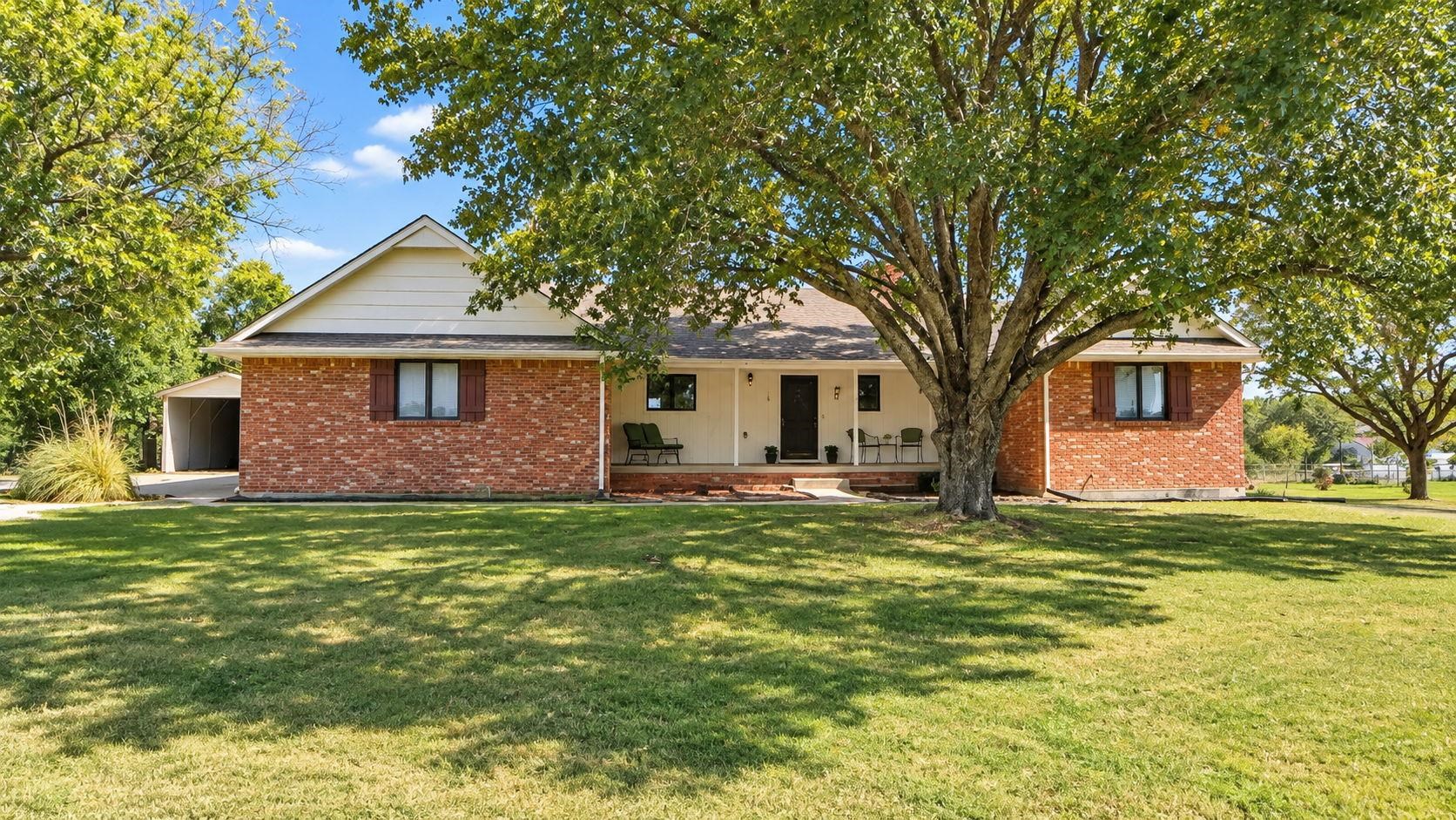 1254 N Osage Rd Property Photo 1