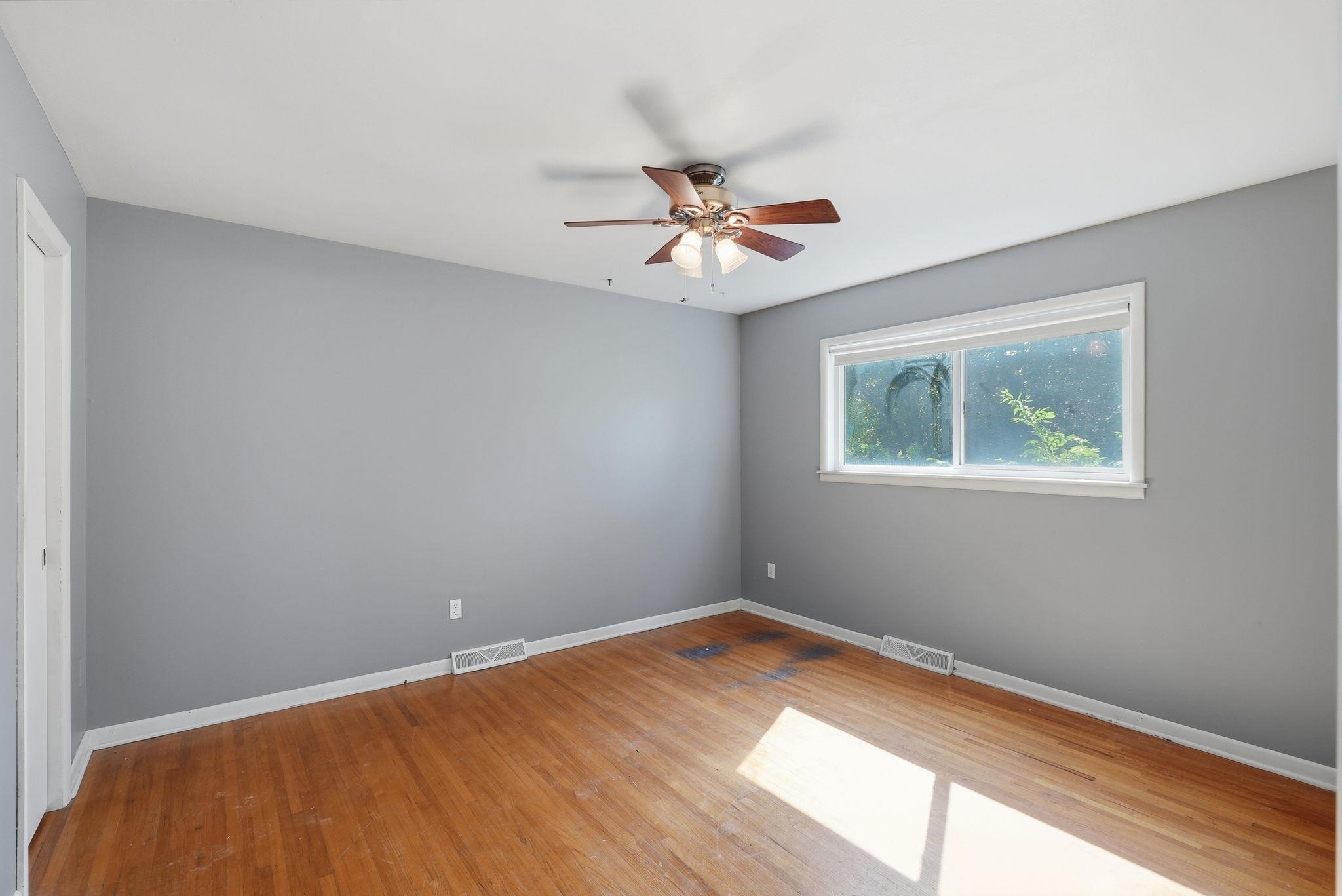 813 E Park Lane Ct Property Photo 9