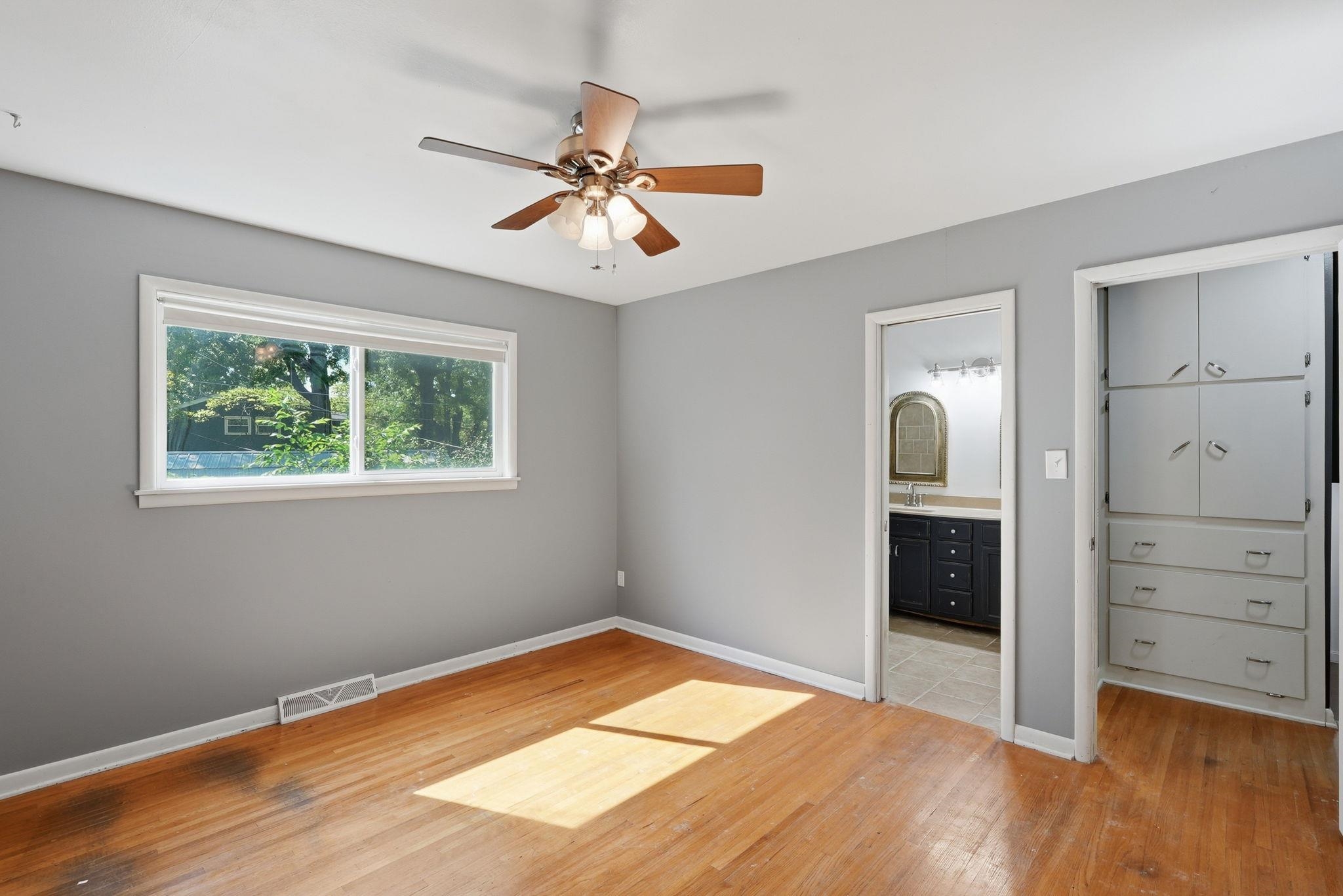 813 E Park Lane Ct Property Photo 10