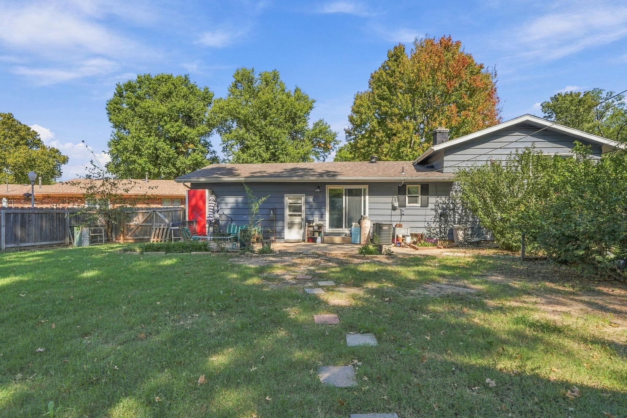 813 E Park Lane Ct Property Photo 17