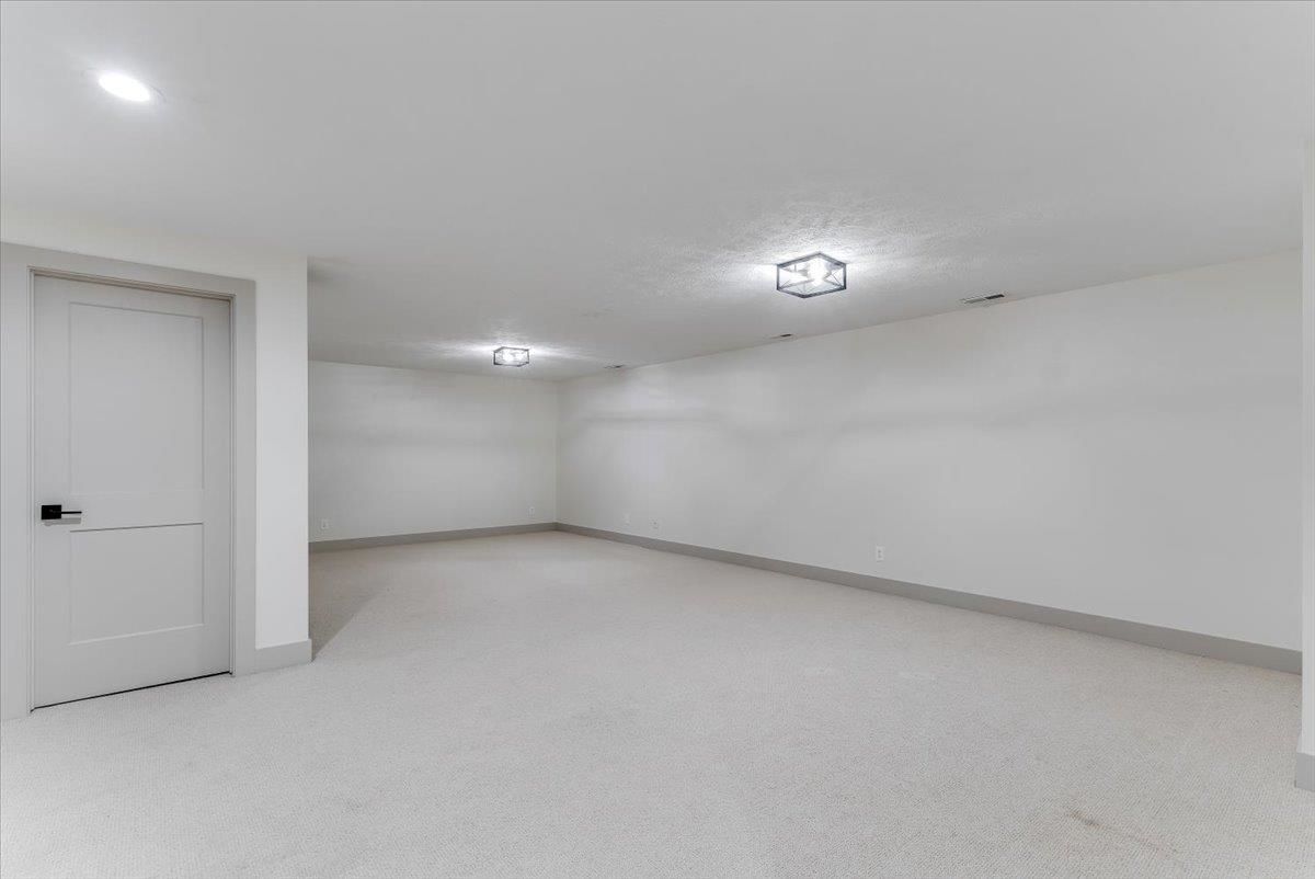 5 N Sandalwood St Property Photo 26