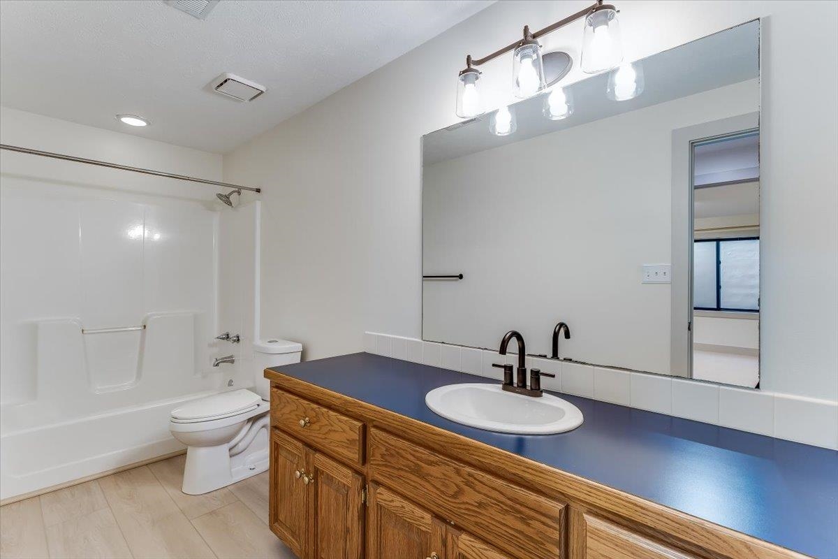 5 N Sandalwood St Property Photo 31