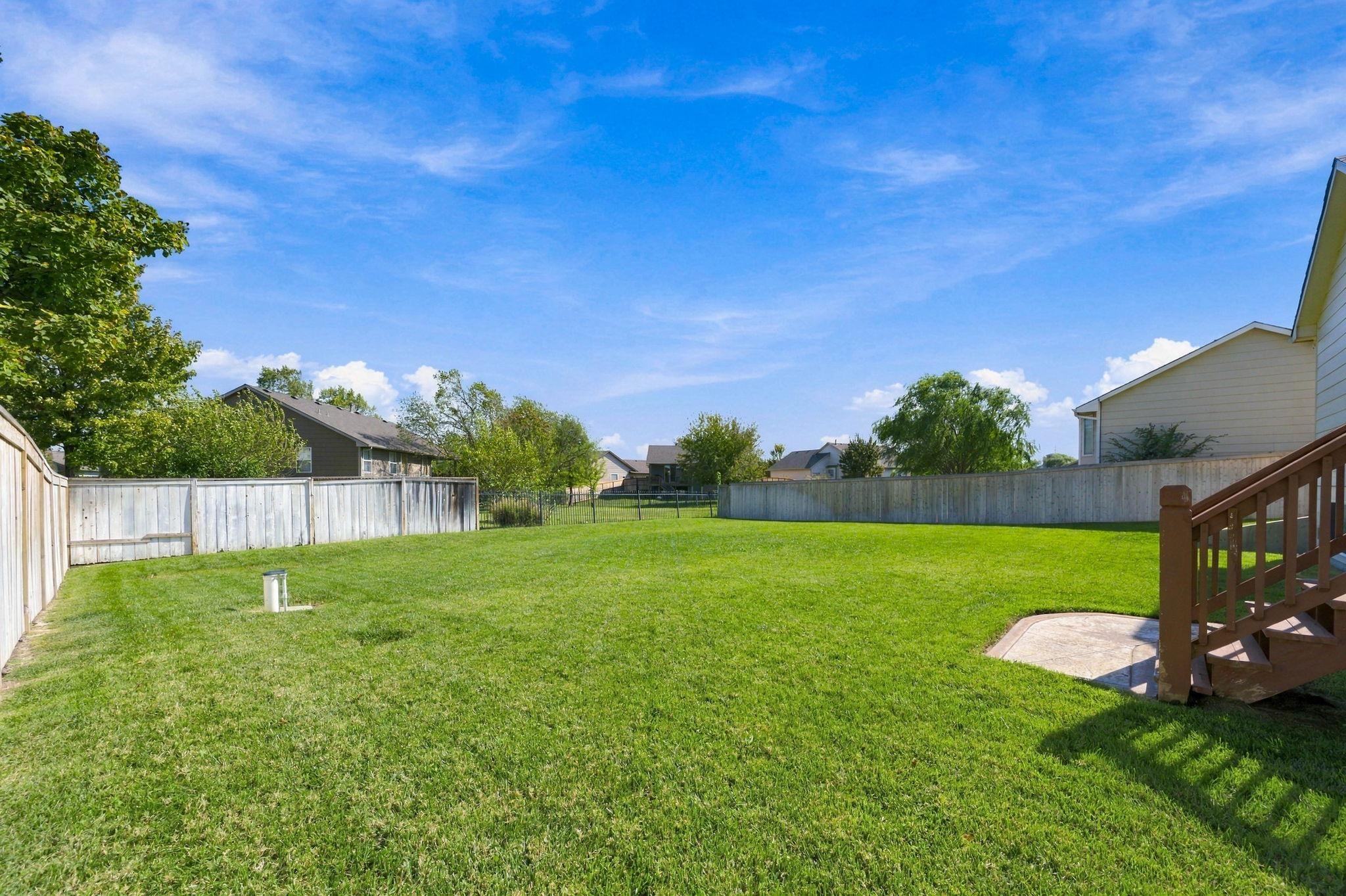 2422 N Woodridge Property Photo 30