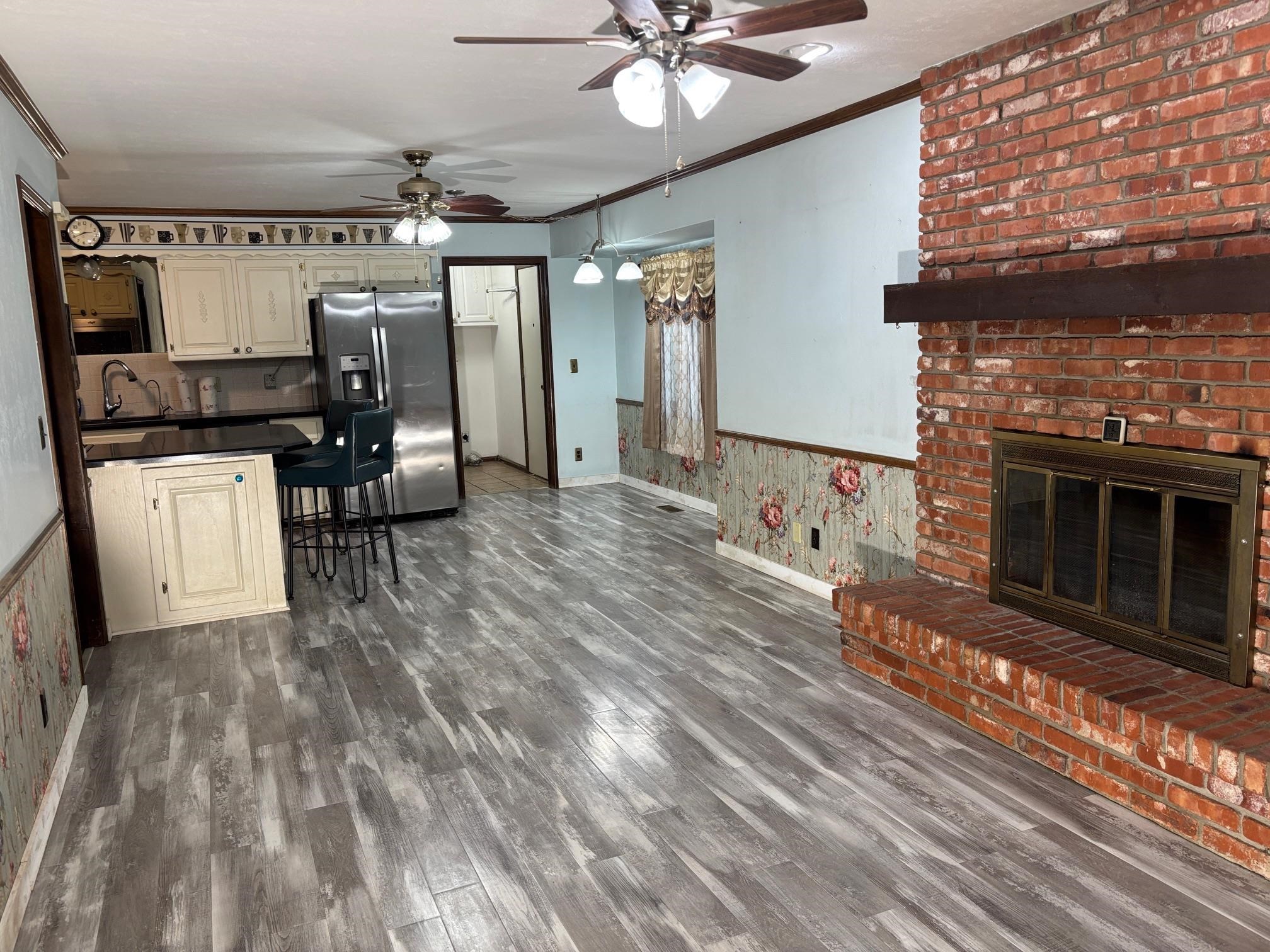 134 S Westfield Property Photo 2