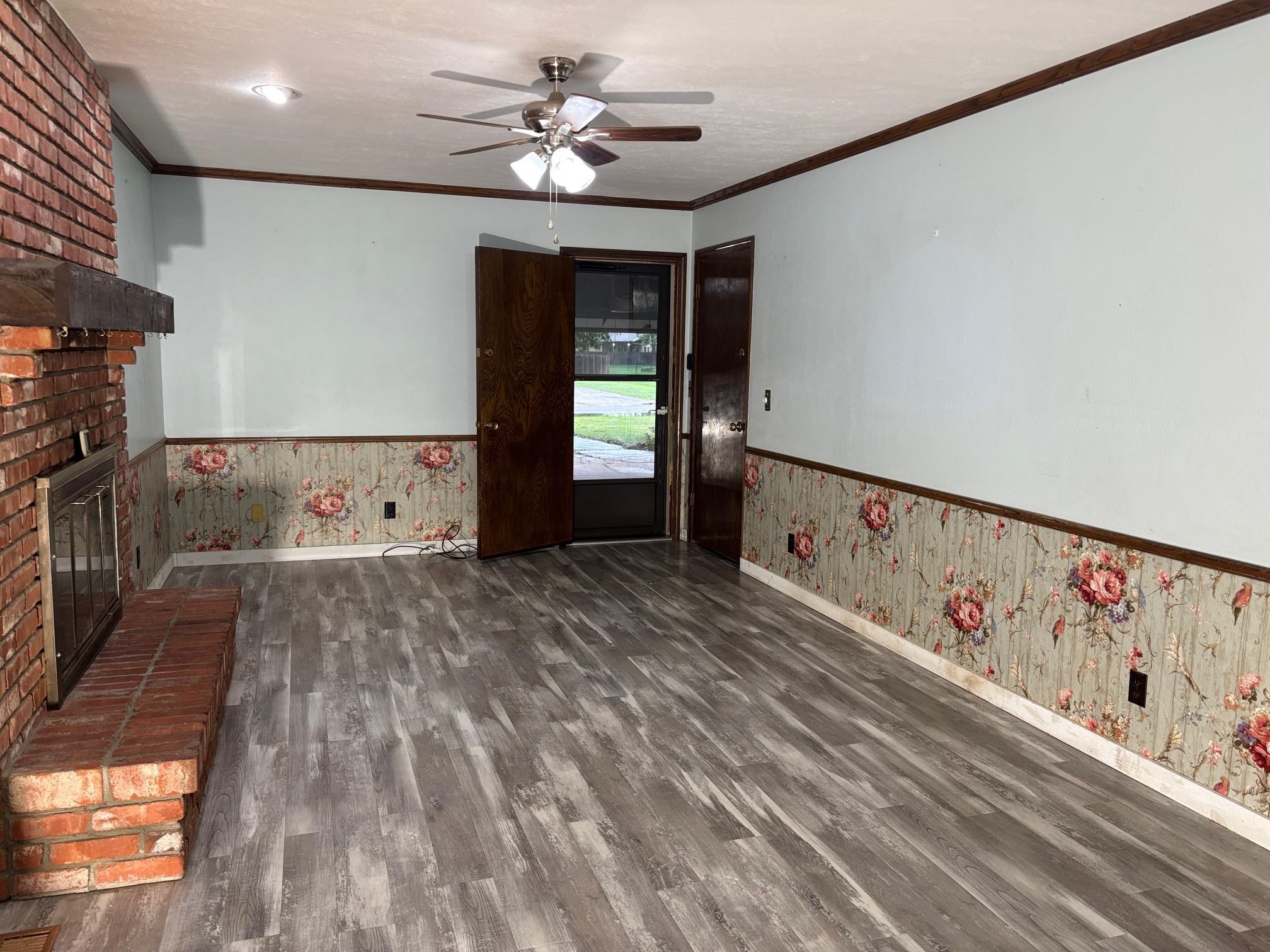 134 S Westfield Property Photo 3