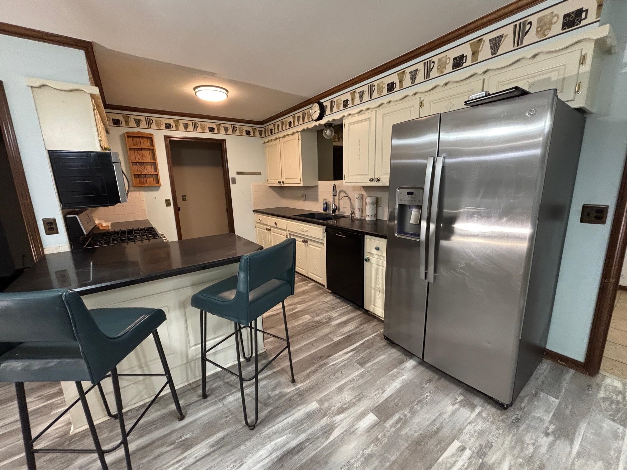 134 S Westfield Property Photo 4