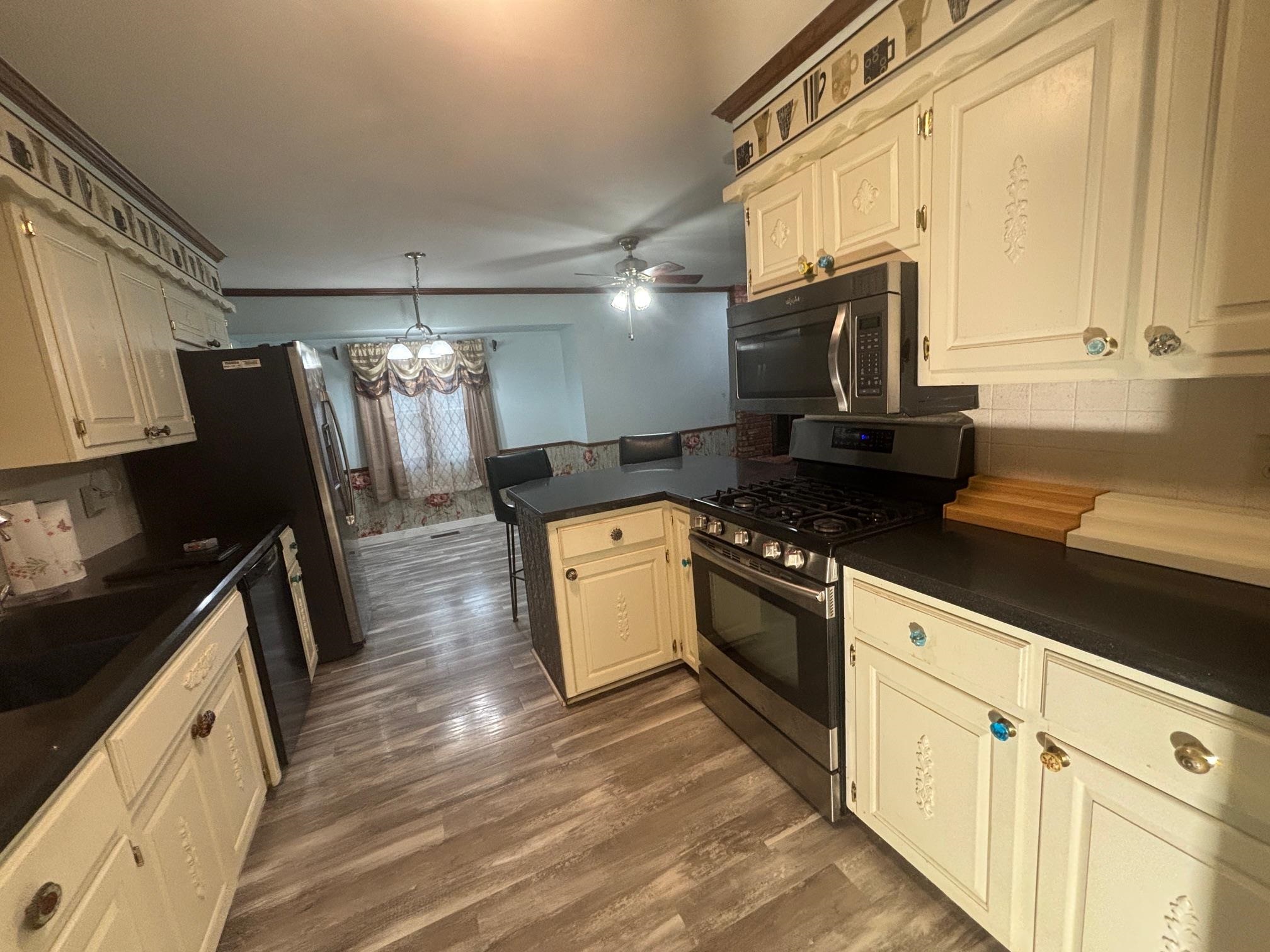 134 S Westfield Property Photo 5