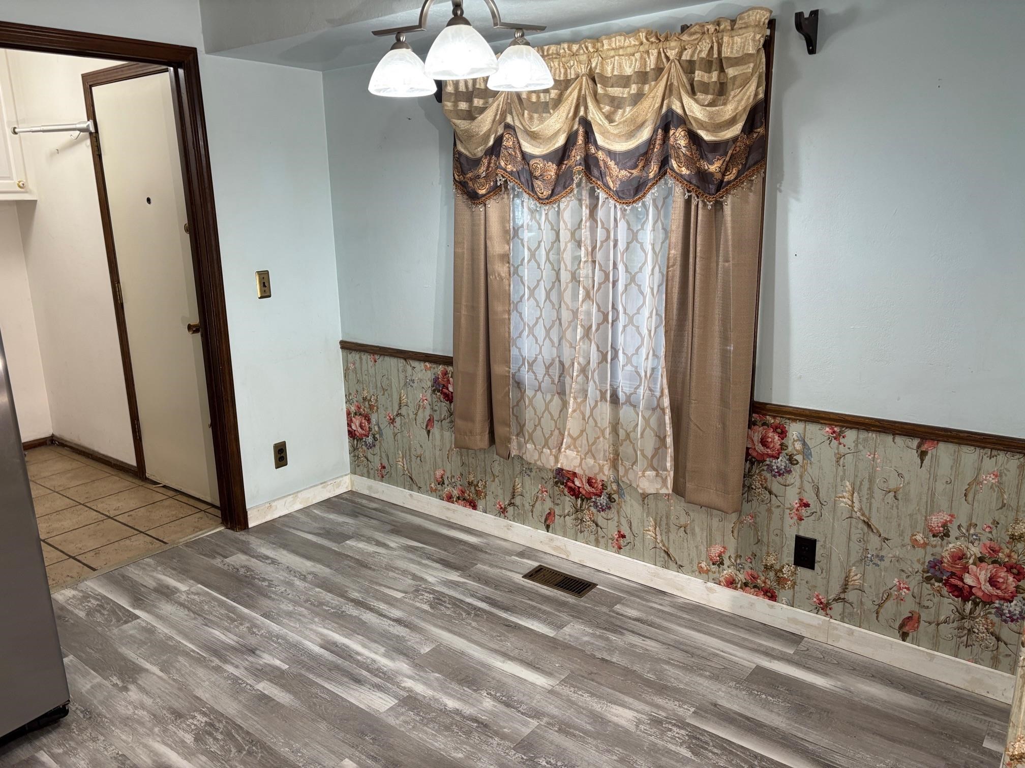 134 S Westfield Property Photo 6