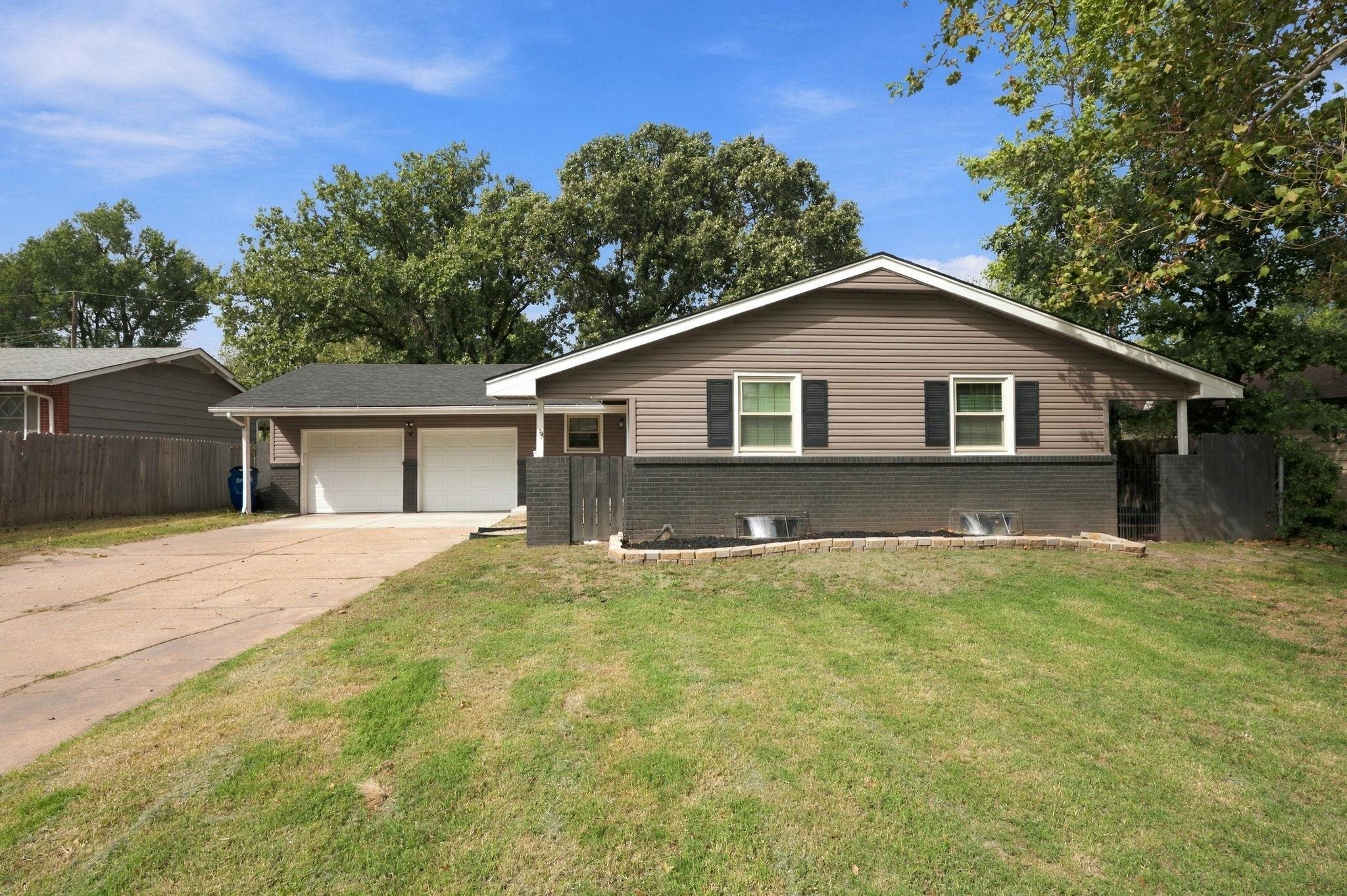 6136 E Edinburg St Property Photo 1