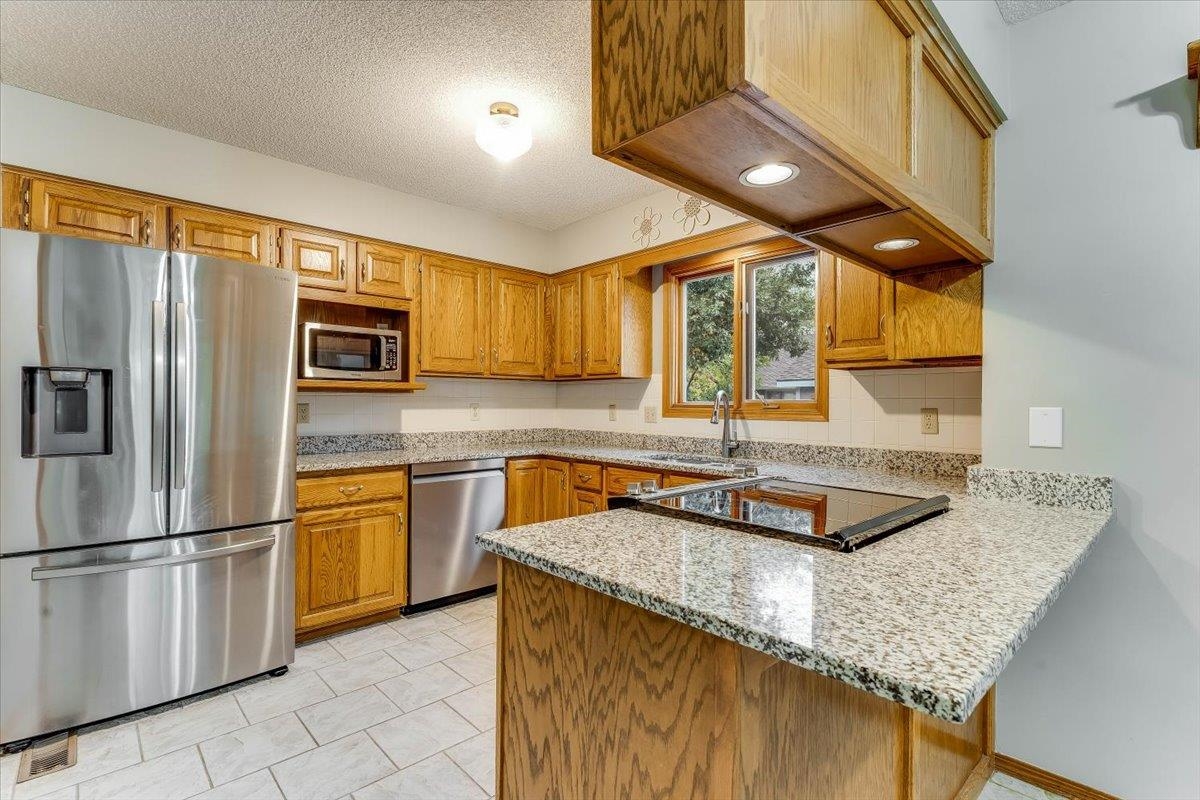 722 Mockingbird Property Photo 6