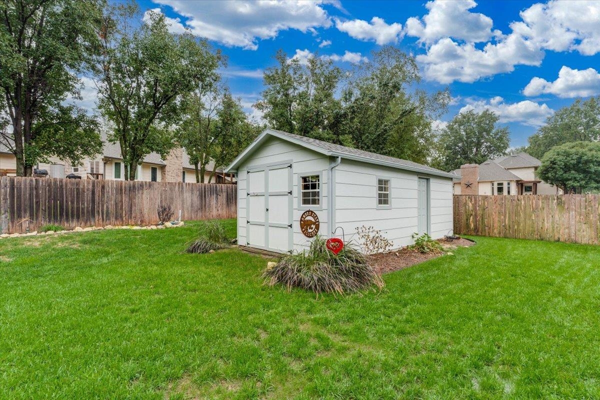 722 Mockingbird Property Photo 33