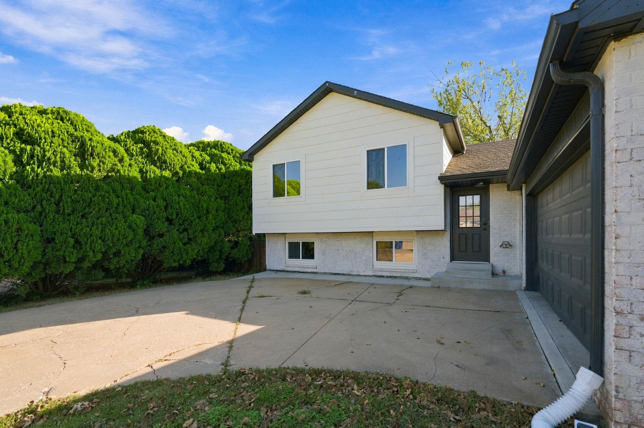 2018 N Burning Tree Property Photo 2
