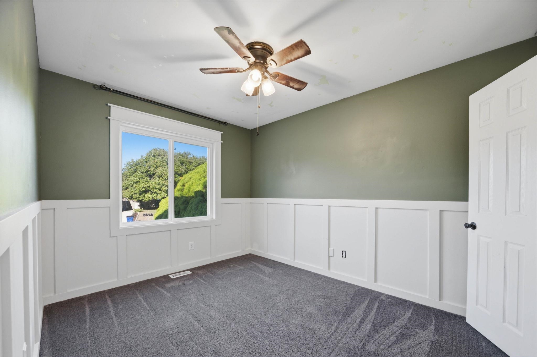 2018 N Burning Tree Property Photo 16
