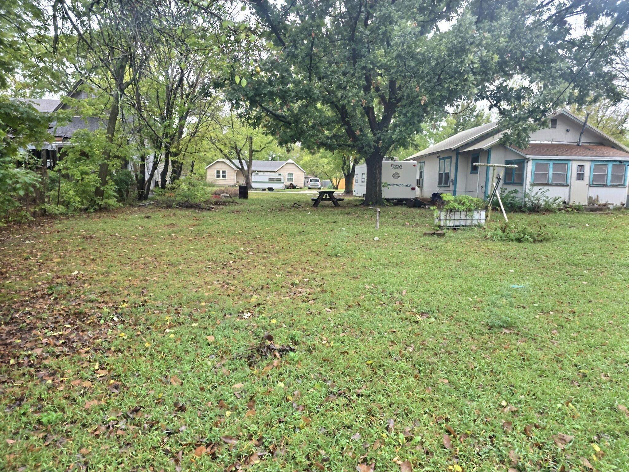 622 Elm Property Photo 8