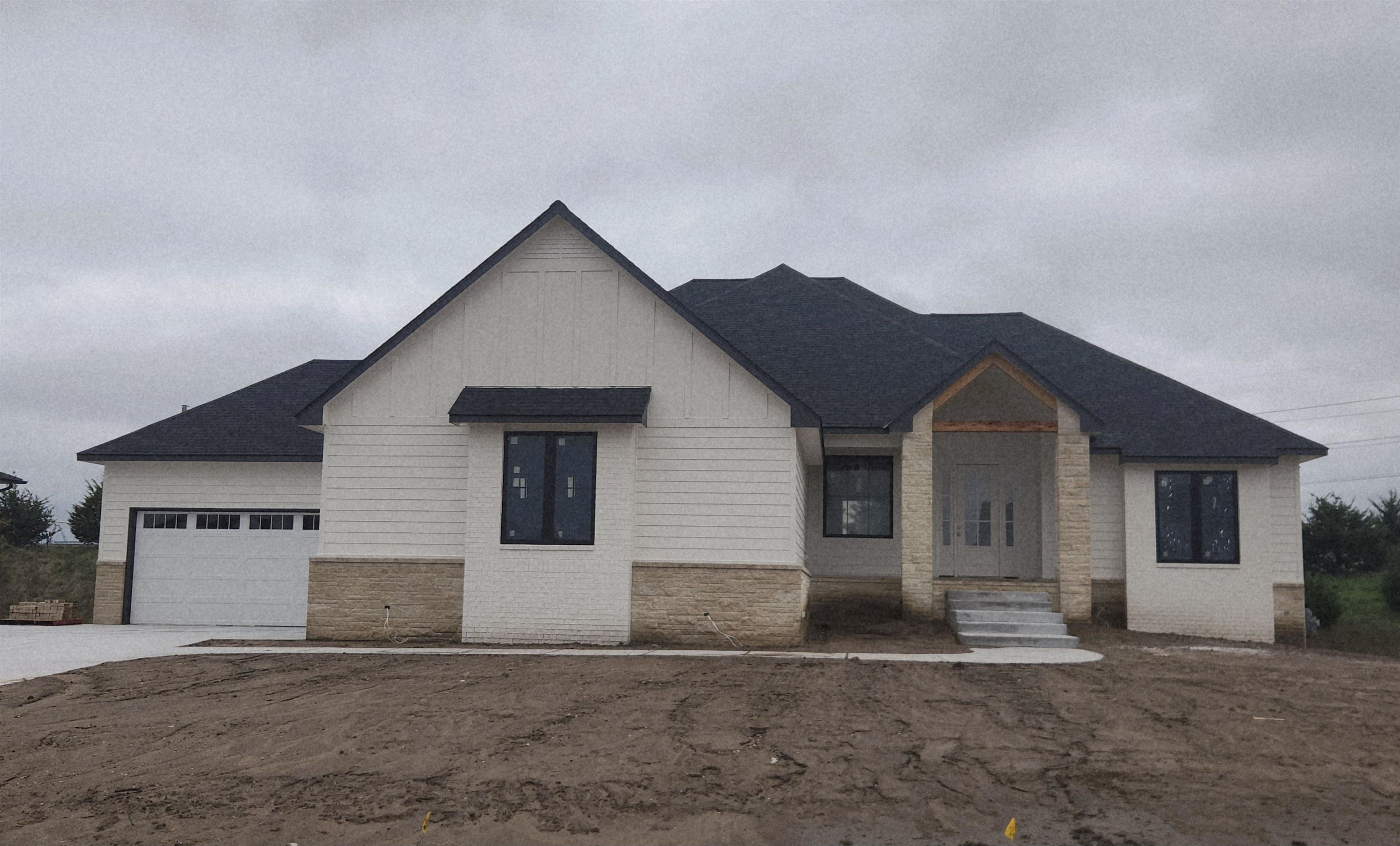 5089 N Shoreside Ct Property Photo 1