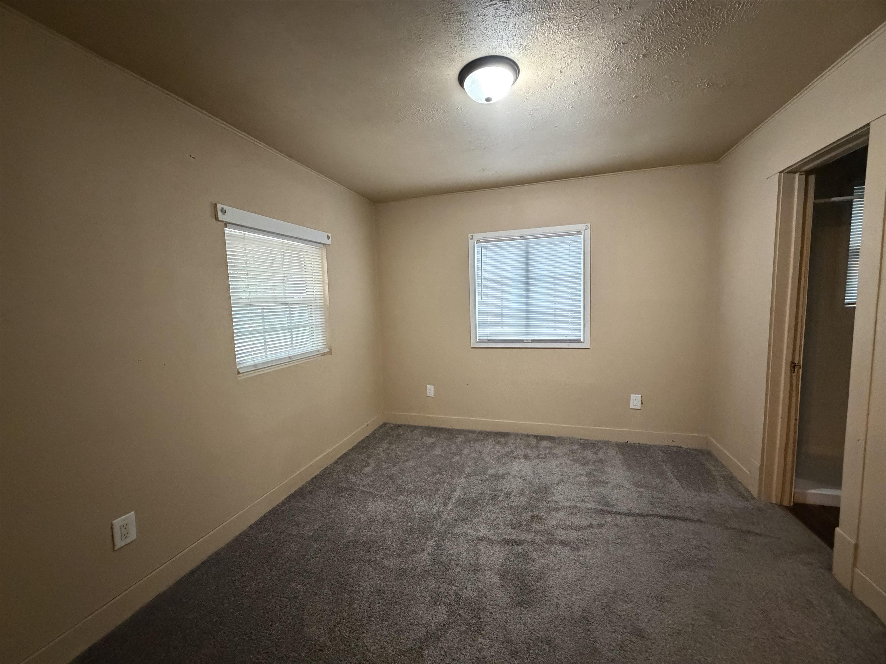 310 N Phillips Ave. Property Photo 7