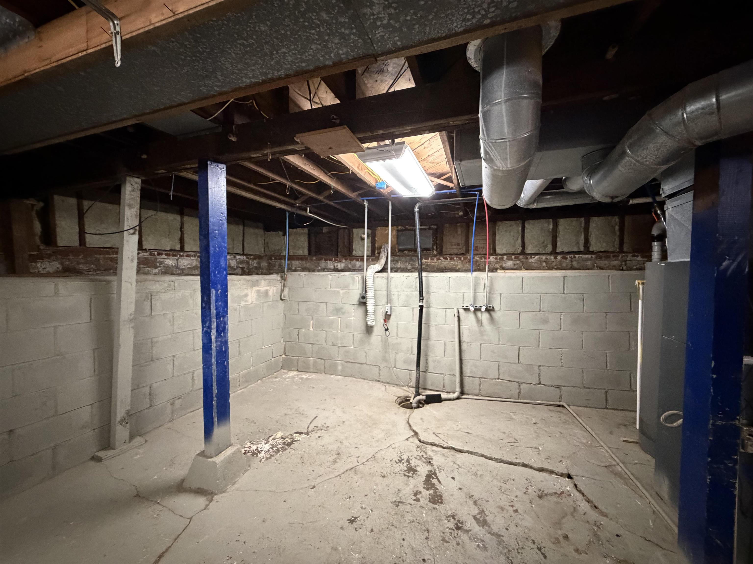 310 N Phillips Ave. Property Photo 10