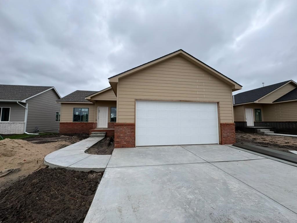 8985 E Forbes Cir Property Photo 1