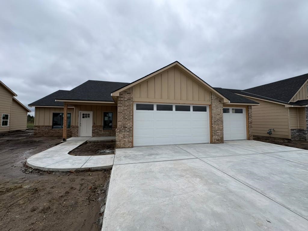 5903 Plumthicket St Property Photo 1