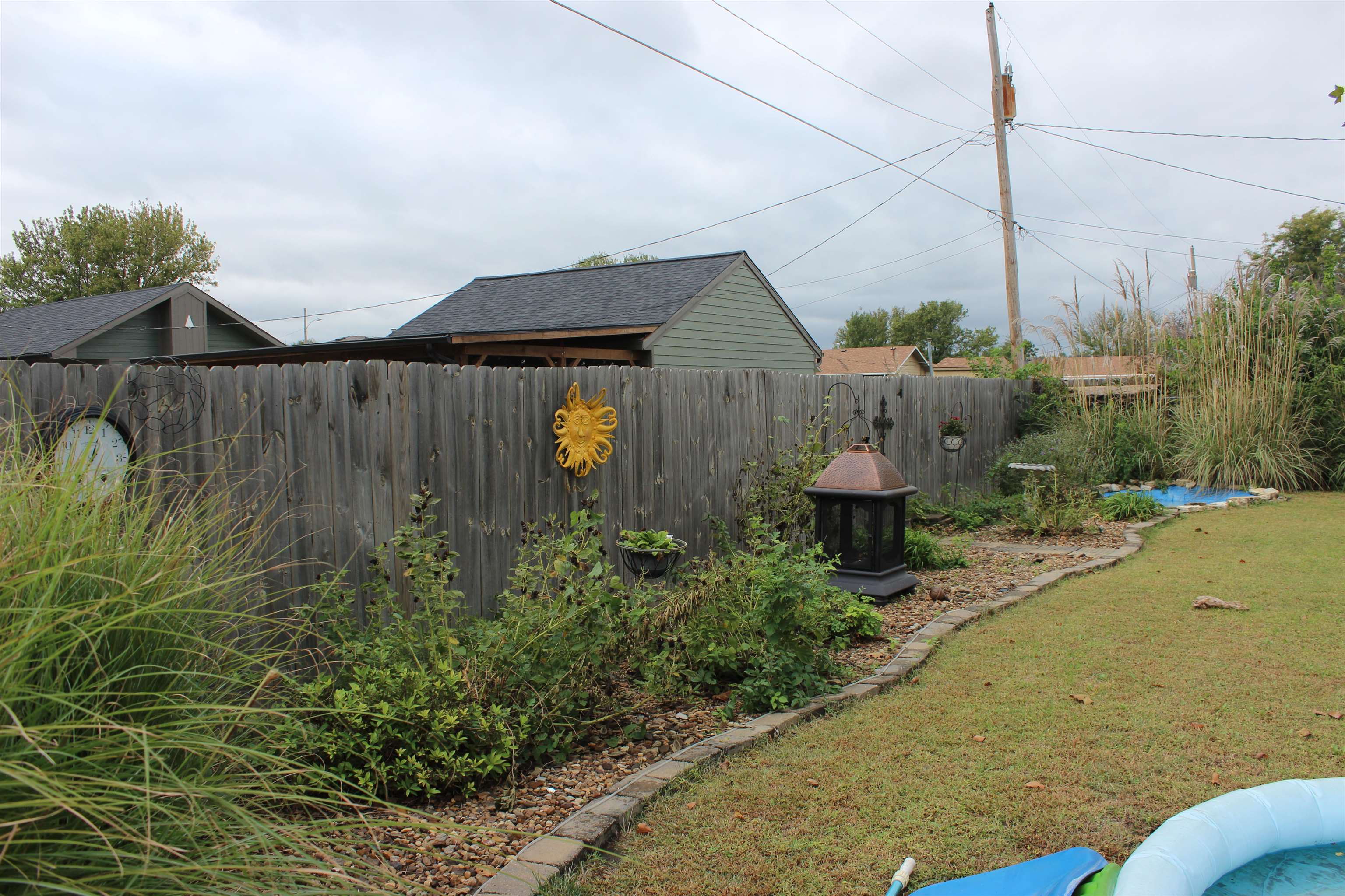 2300 Llnden Drive Property Photo 8